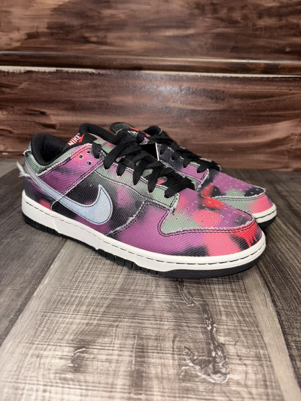 Nike Nike Dunk Low Premium Graffiti size 9 Size US 9 / EU 42 - 2 Thumbnail