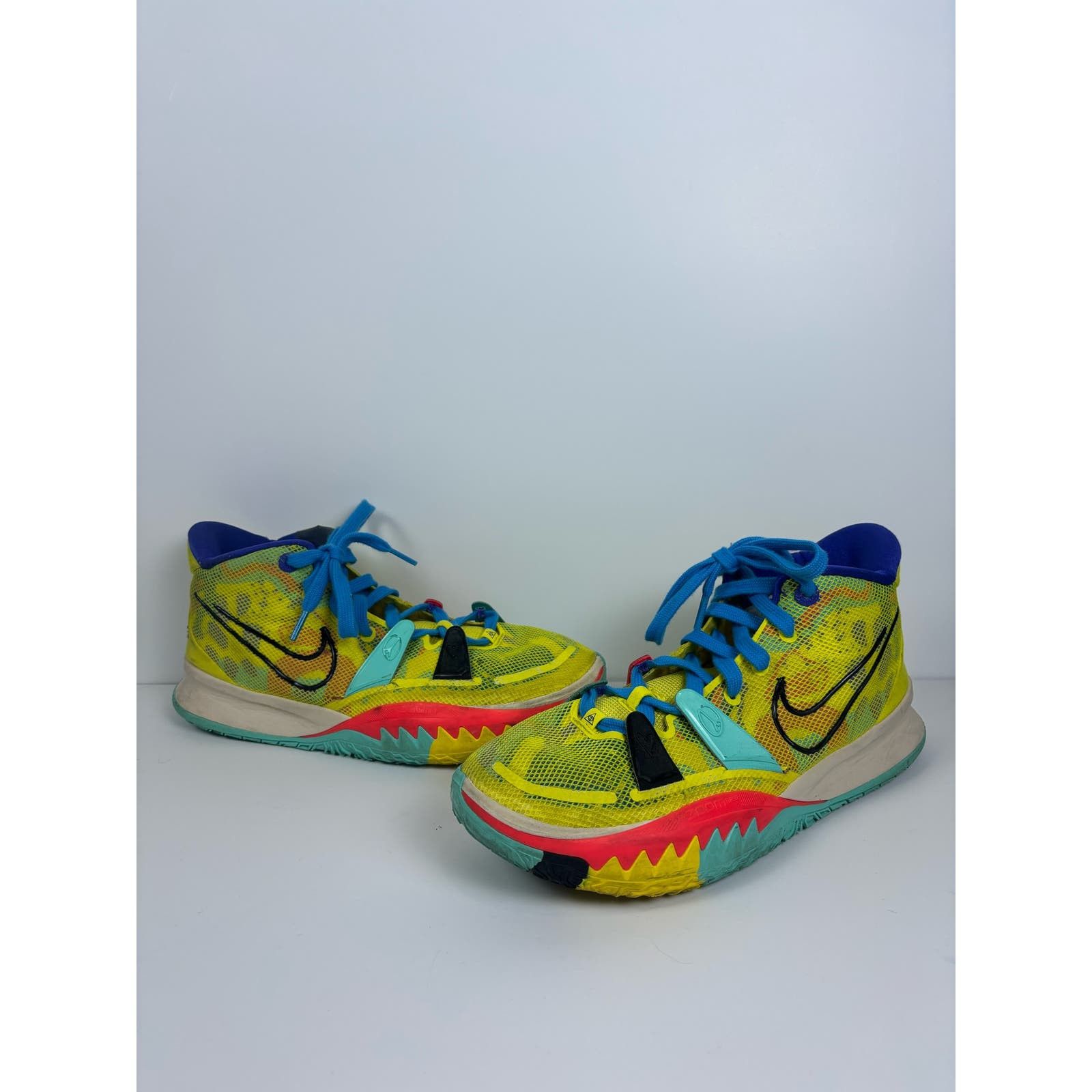 image of Nike Kyrie Basketball Shoes Size 12.5 Nike Kyrie 7 in Yellow, Men's