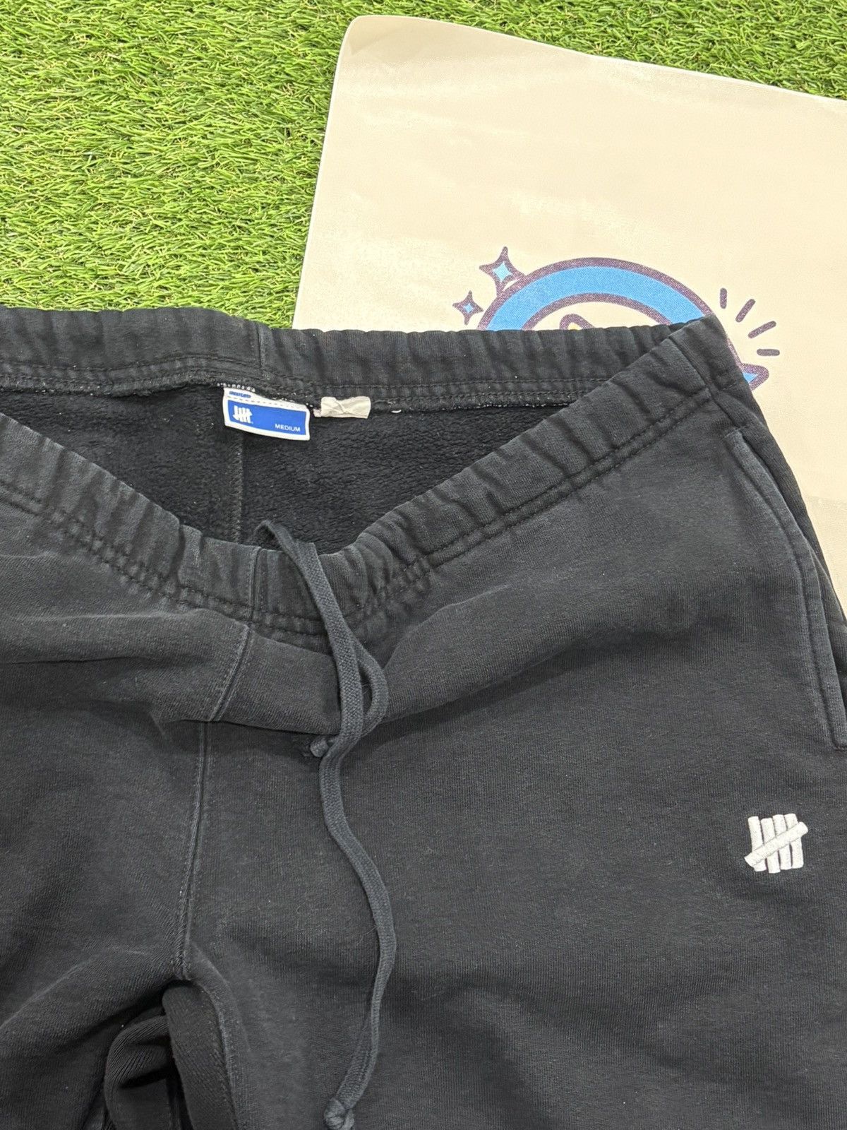 Undefeated VINTAGE UNDEFEATED SWEATPANTS Size US 34 / EU 50 - 2 Thumbnail
