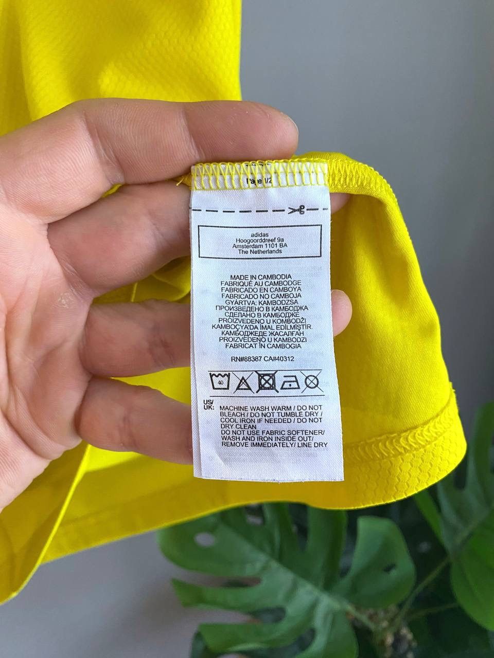 Adidas Sweden National Football Team 2021/22 Home Soccer Jersey, M Size US M / EU 48-50 / 2 - 14 Thumbnail