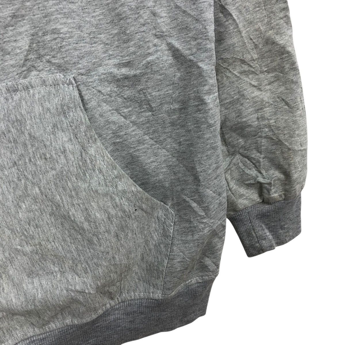 Vintage Vintage NEW YORK TIMES Bin Wei Si Crewneck Sweatshirt Size US XXL / EU 58 / 5 - 6 Thumbnail