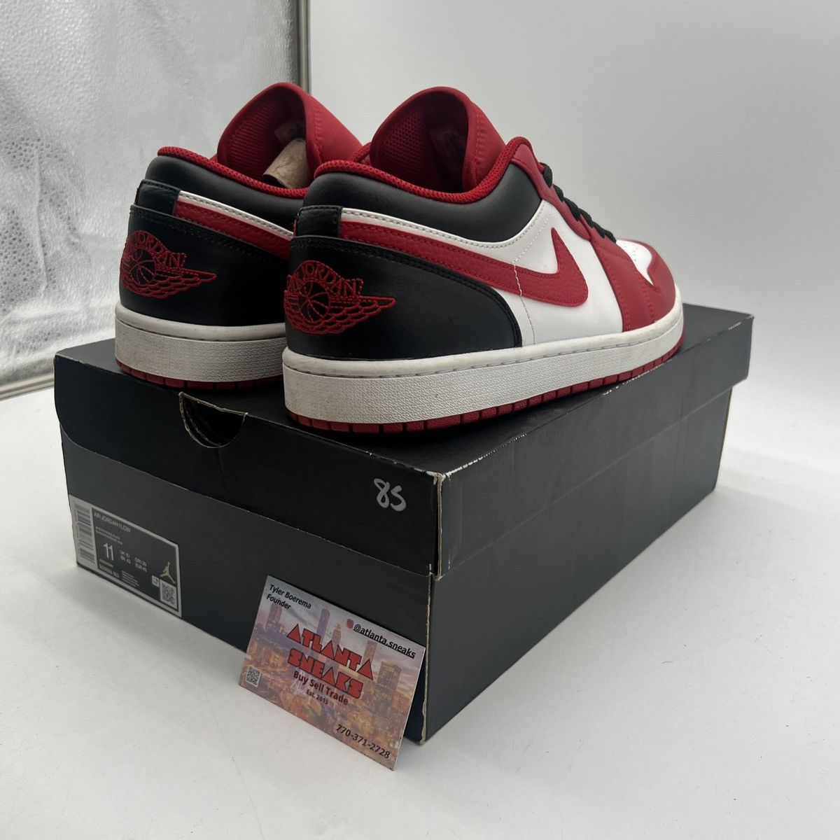 Nike Air Jordan 1 low reverse black toe Size US 11 / EU 44 - 5 Thumbnail