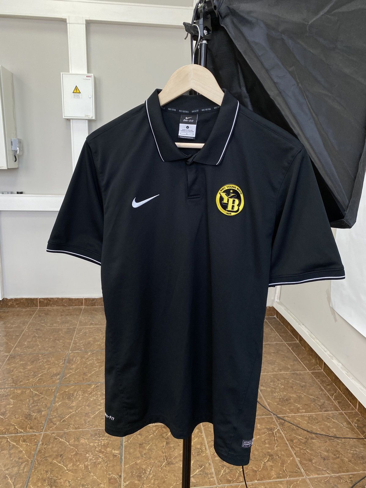 Nike 🇨🇭 Nike BSC Young Boys Football Shirt Jersey Rare Retro Y2K Size US L / EU 52-54 / 3 - 1 Thumbnail
