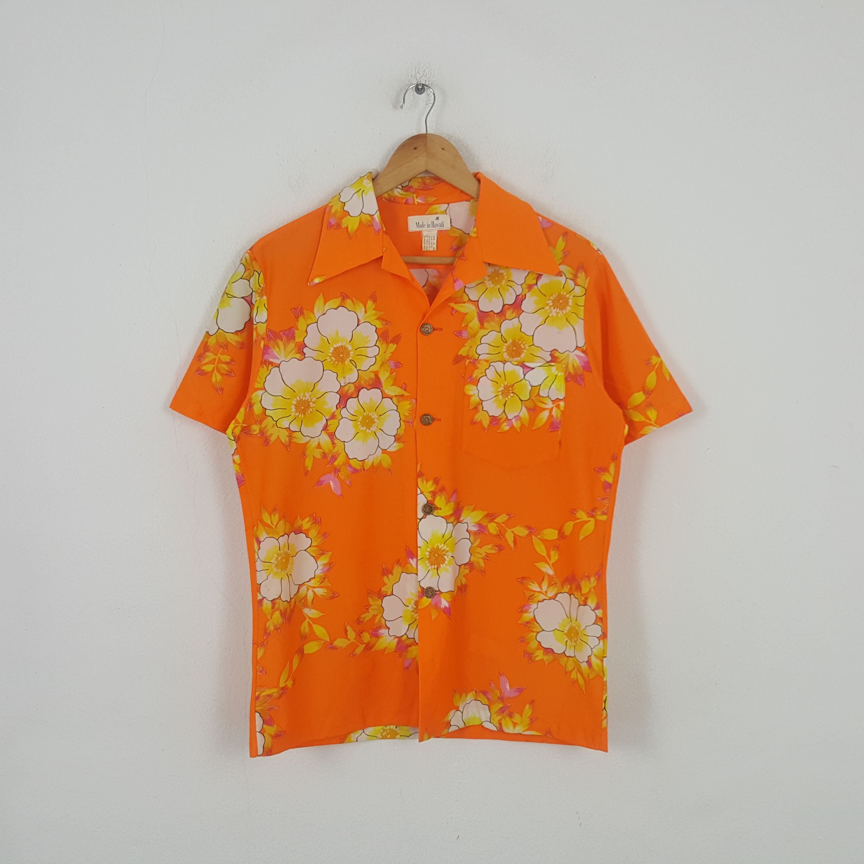 Vintage Vintage Made in Hawaii Surf Style Shirt Button Up Size US L / EU 52-54 / 3 - 1 Thumbnail