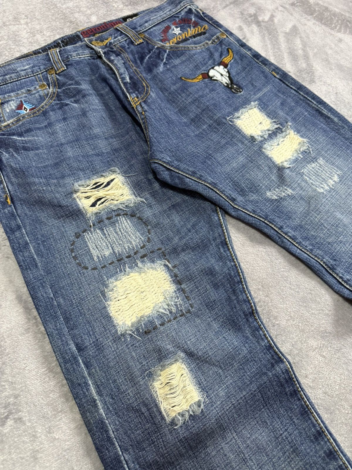 Edwin × Le Grande Bleu (L.G.B.) Gerenimo Japan Feathers Native Embroidered Distressed Jeans Size US 32 / EU 48 - 14 Thumbnail