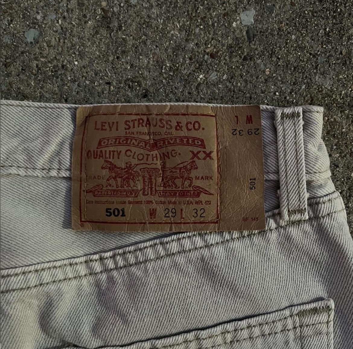 Levi's × Levi's Vintage Clothing Vintage 1997 Levi’s 501 button fly jeans Size US 29 - 4 Thumbnail