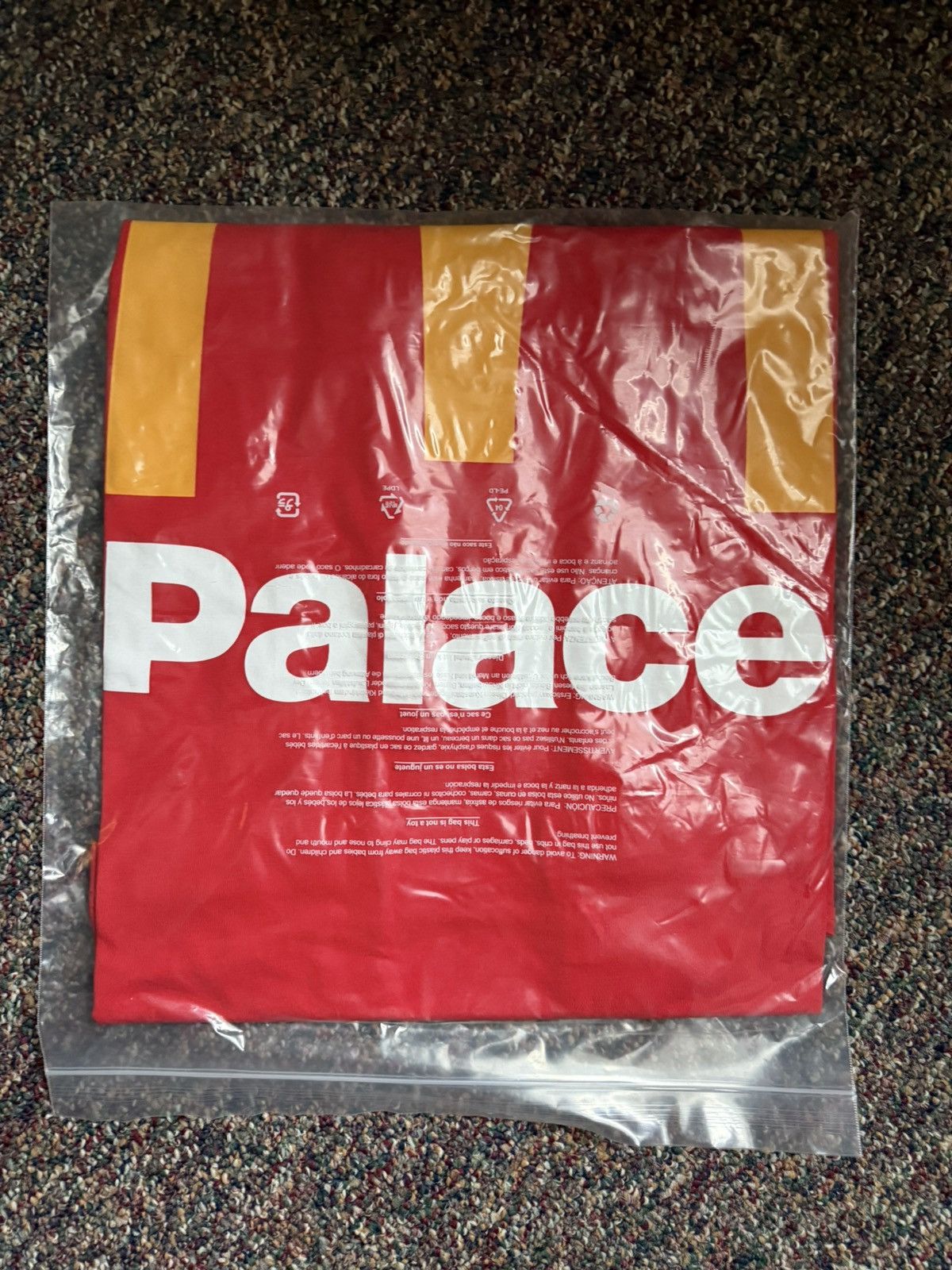 Palace Palace x McDonald’s tee Size US L / EU 52-54 / 3 - 2 Thumbnail