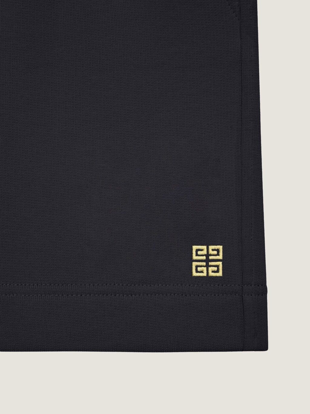 Givenchy o1n1vont0326 Bermuda Shorts in Black Size US 38 / EU 54 - 2 Thumbnail