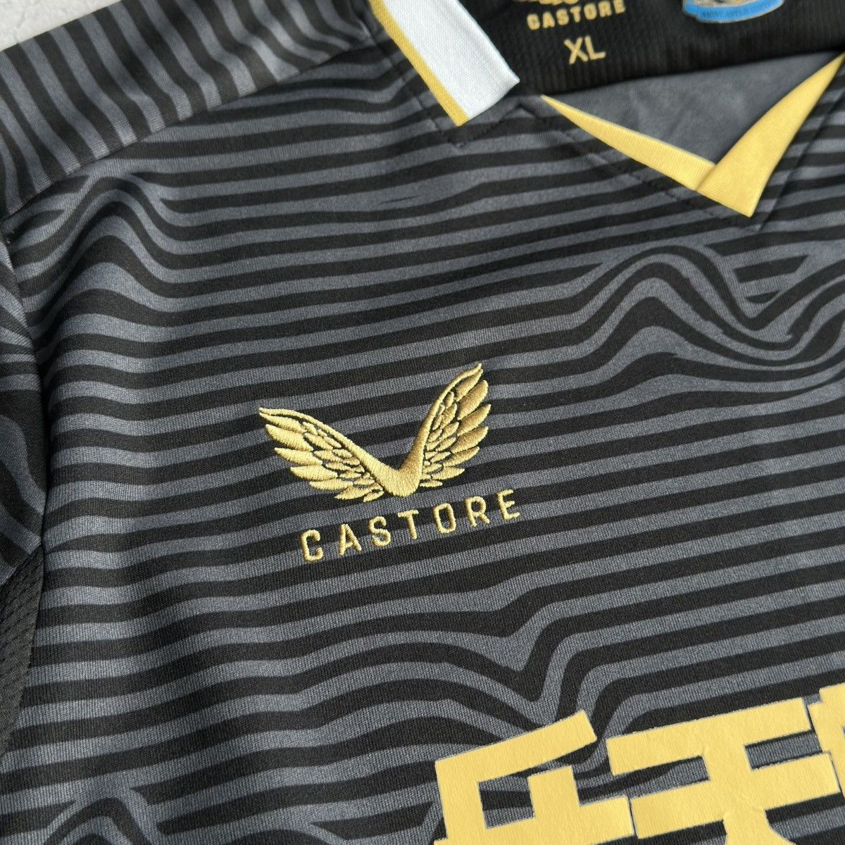 Castore Newcastle United FC 2021/22 Third Soccer Jersey Football Size US XL / EU 56 / 4 - 6 Thumbnail
