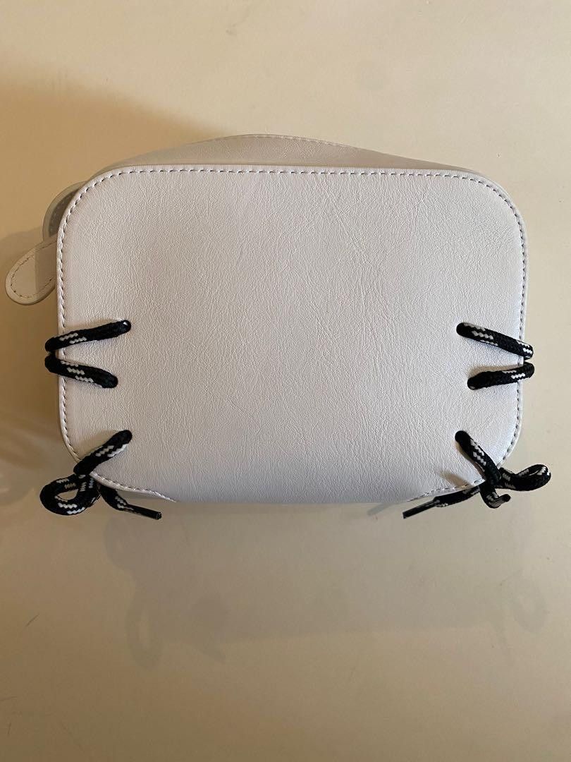 Balenciaga Balenciaga x Hello Kitty everyday camera bag Size ONE SIZE - 3 Thumbnail