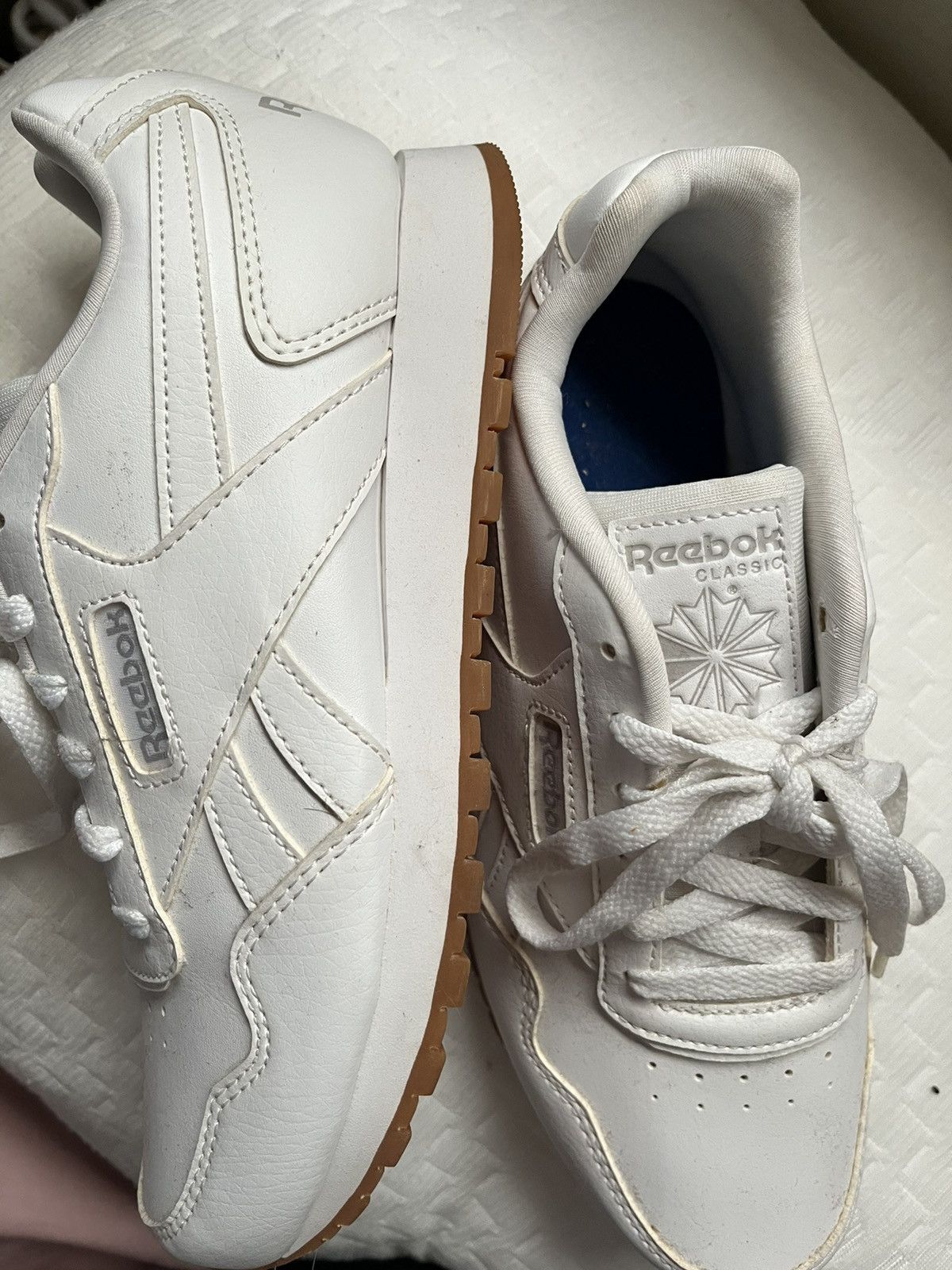 Reebok Really clean Reebok fully laced shoes Size US 7 / EU 40 - 3 Thumbnail