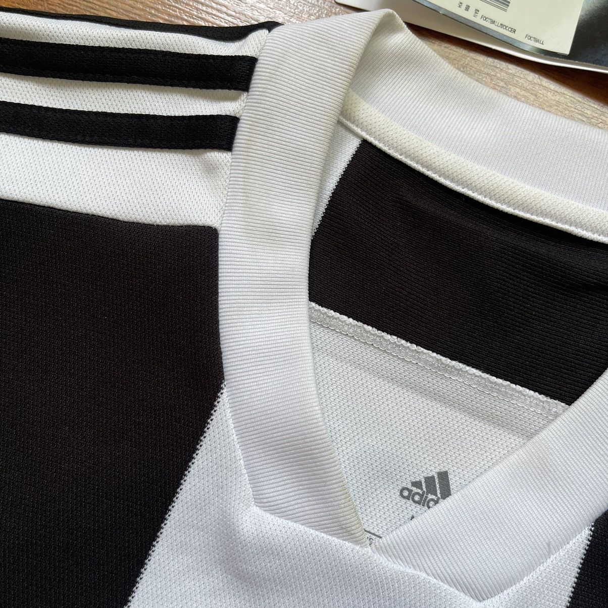 Adidas JUVENTUS ADIDAS 2018/2019 FOOTBALL HOME JERSEY #7 RONALDO Size US M / EU 48-50 / 2 - 7 Thumbnail