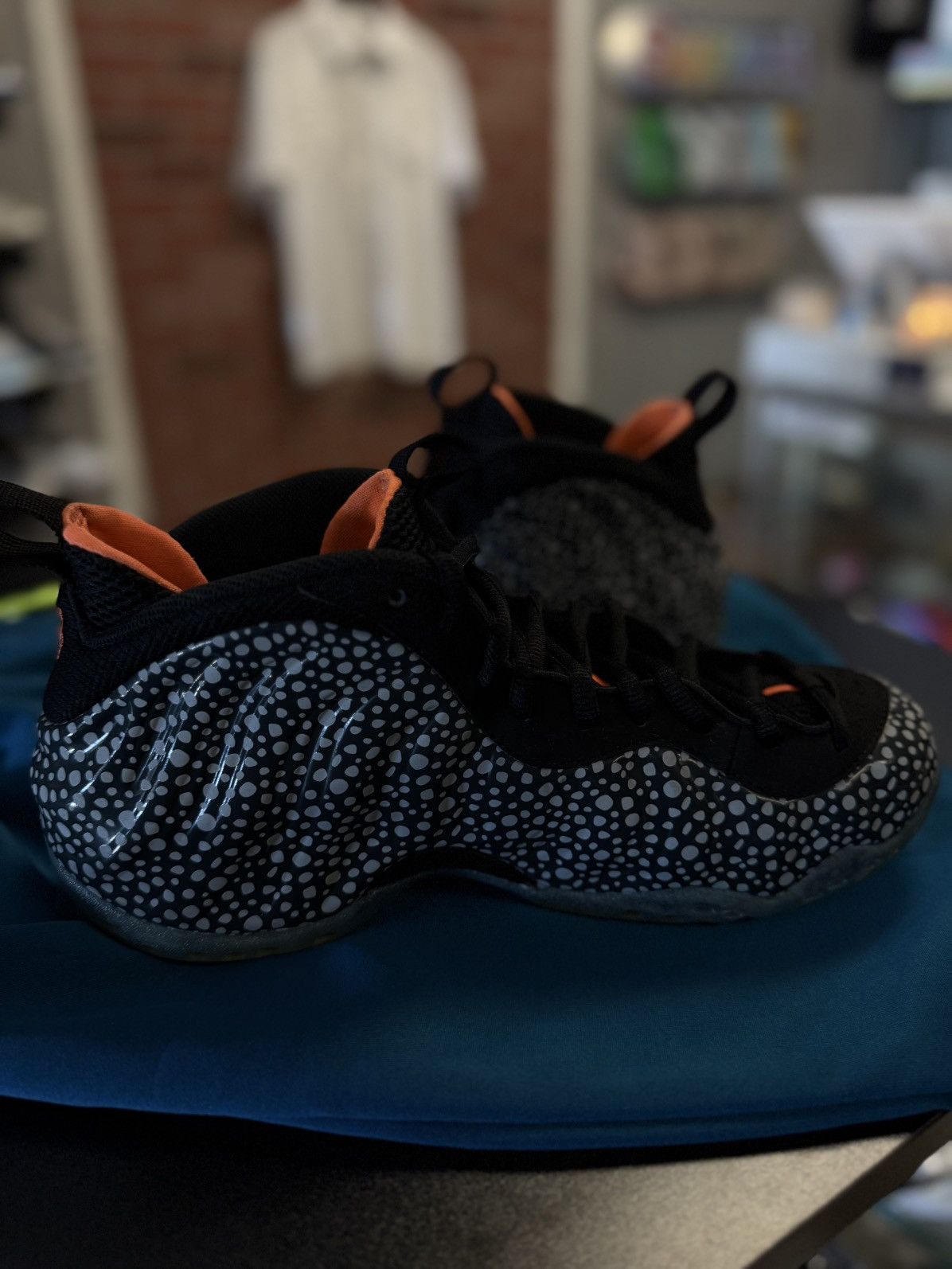 Nike Nike Foamposite Safari (2013) RARE Size 10 🧼 Size US 10 / EU 43 - 4 Thumbnail