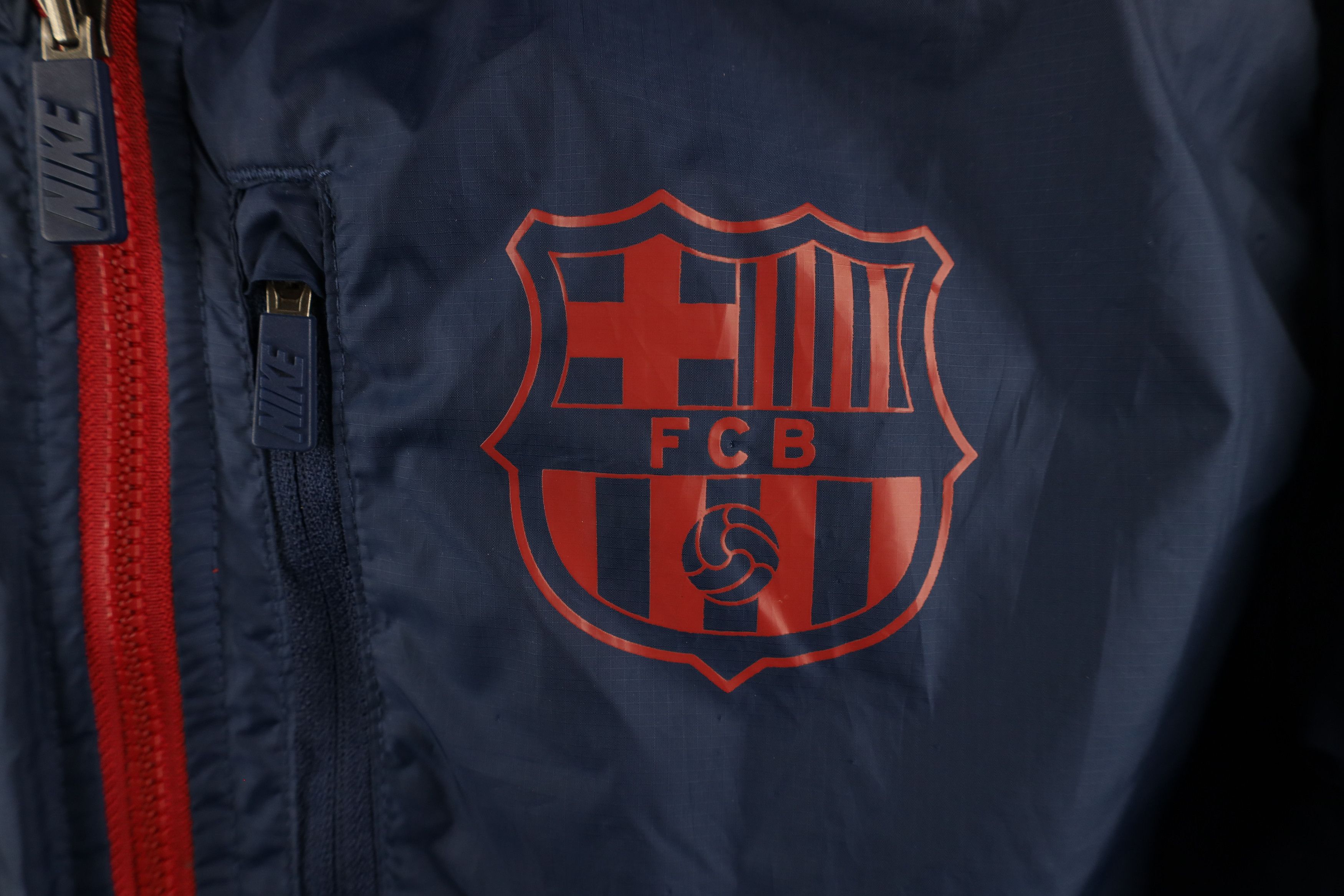 Nike × Vintage Nike Reversible Barcelona FC Soccer Football Puffer Jacket Size US S / EU 44-46 / 1 - 15 Thumbnail