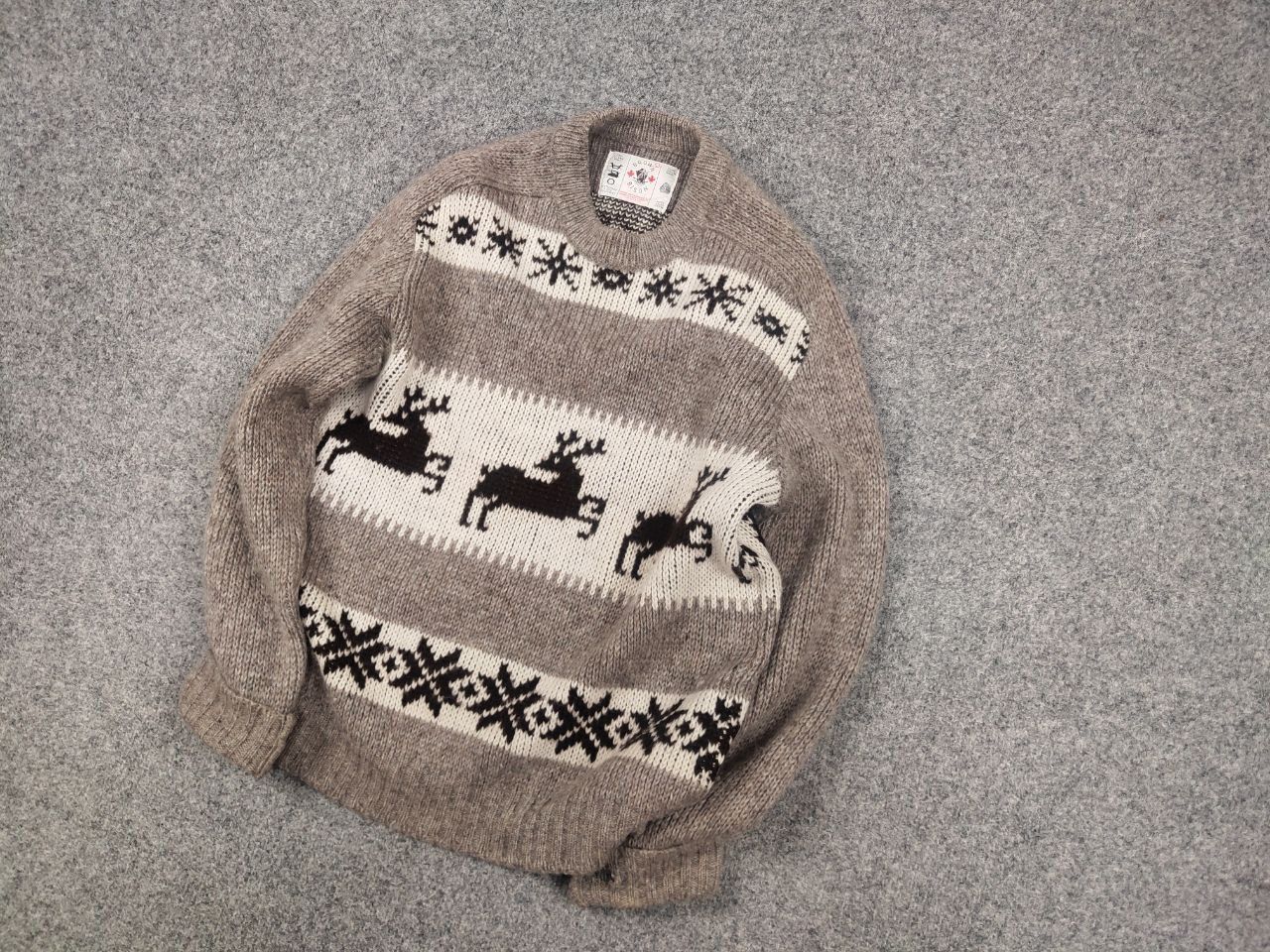 Vintage Vintage 90's Brown Bison Canada Pattern Hand Knit Sweater Size US L / EU 52-54 / 3 - 3 Thumbnail