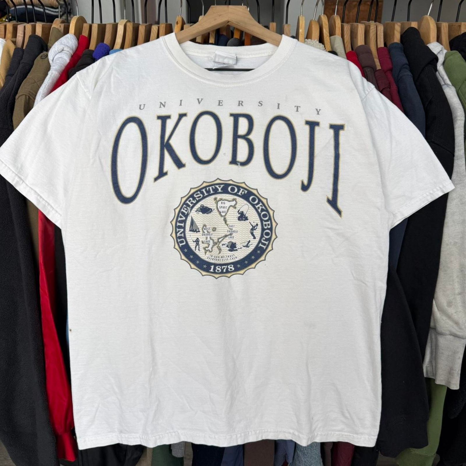 Other Vintage 90s Univiersity of Okoboji T-Shirt Size US L / EU 52-54 / 3 - 1 Thumbnail