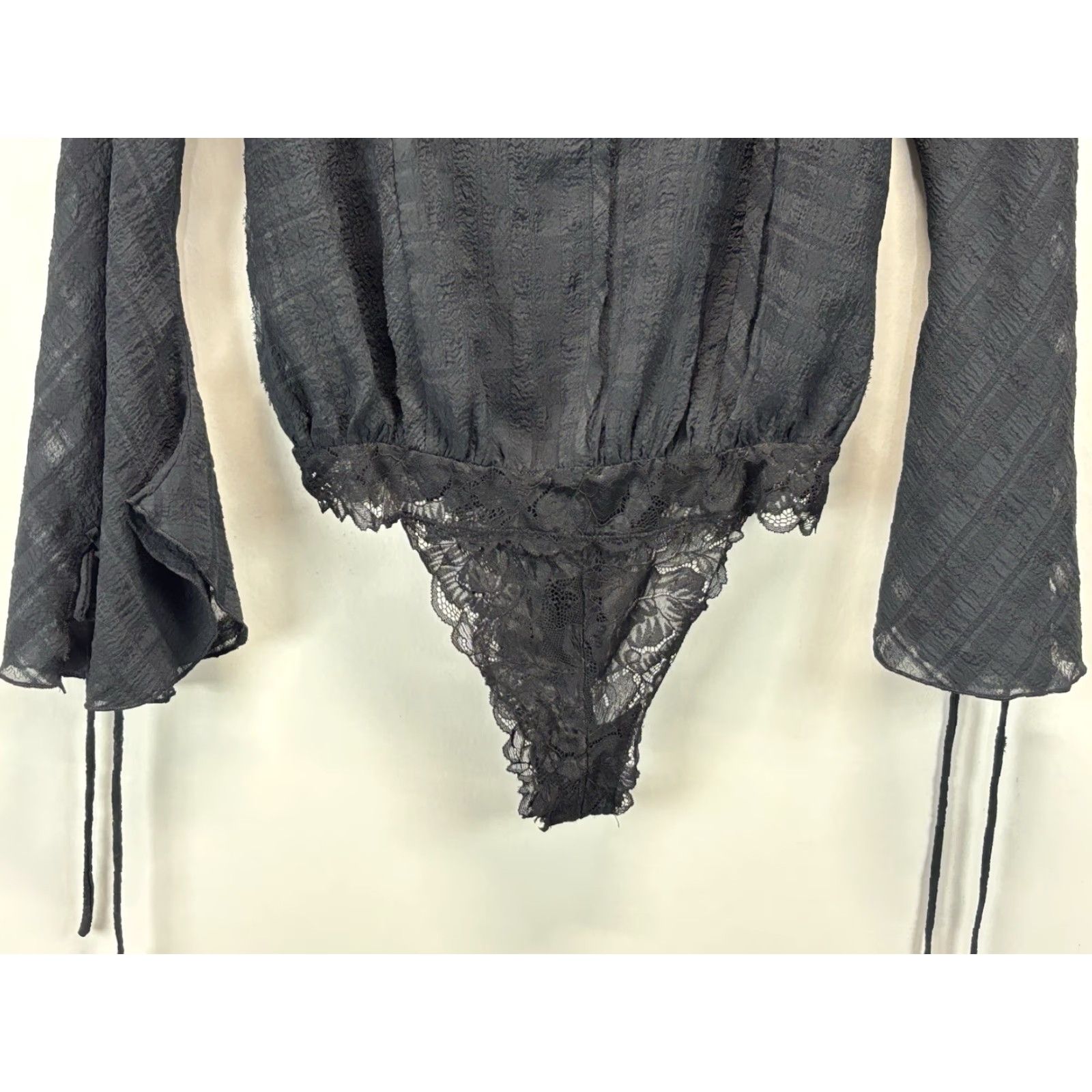 Free People Free People Everything's Rosy Bodysuit Top Black Sz XS Semi Sheer Gothic Bell Sleeve Blouse Size XS / US 0-2 / IT 36-38 - 3 Thumbnail