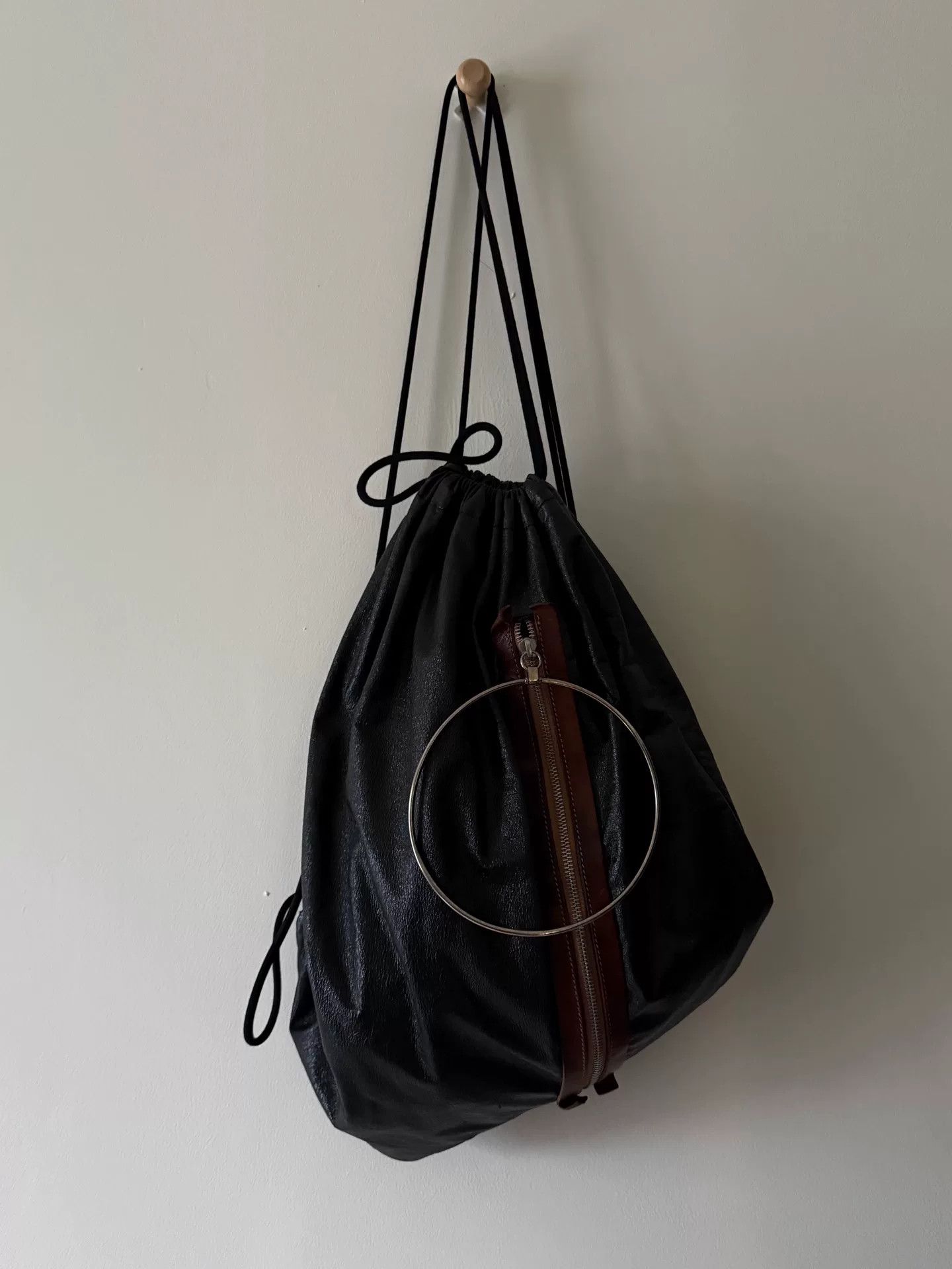 MM6 oversized black leather drawstring bag Size ONE SIZE - 1 Thumbnail