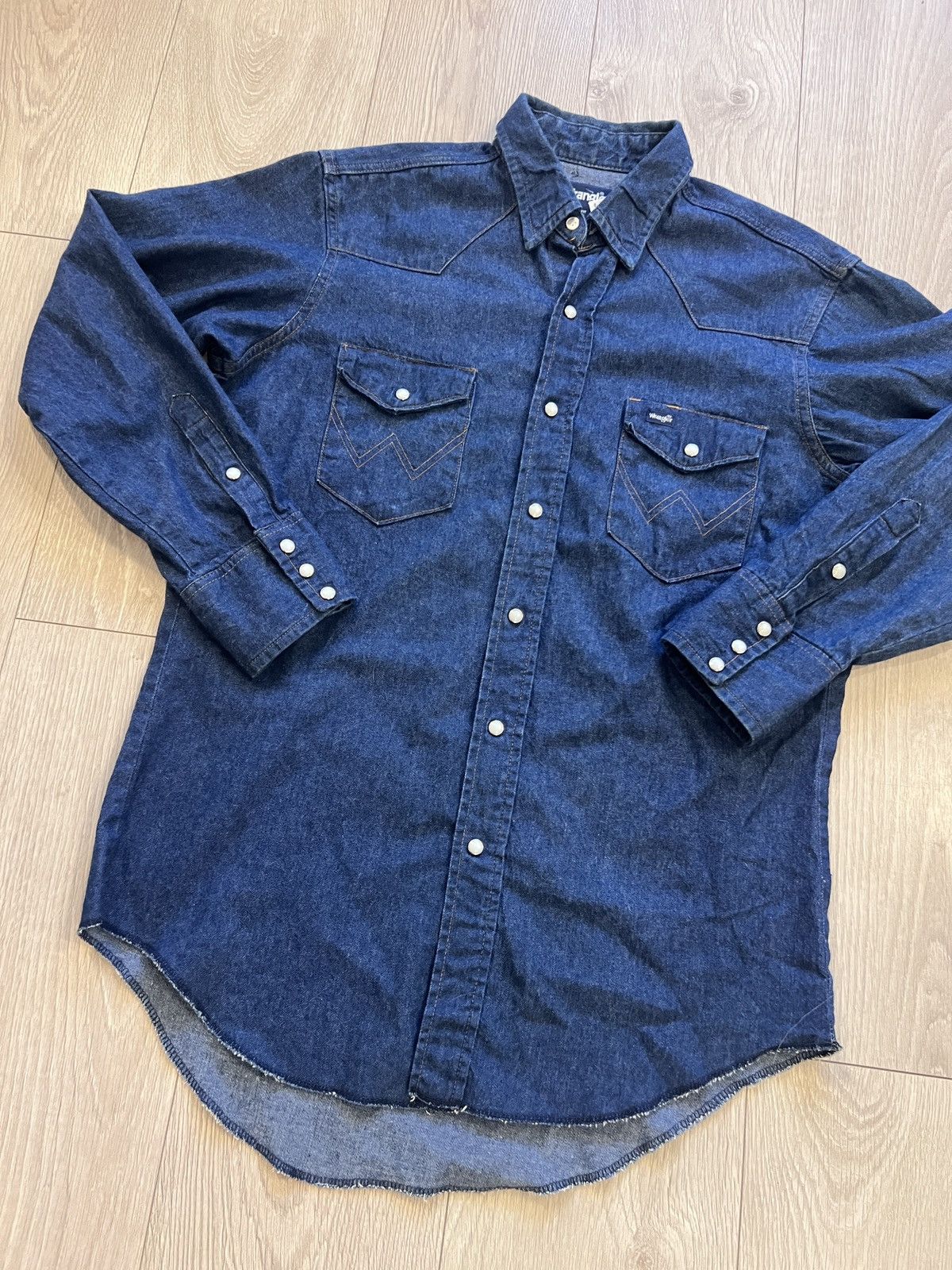 Vintage × Wrangler Vintage 80s Wrangler Denim Pearl Button Up Collared Shirt Size US XL / EU 56 / 4 - 1 Thumbnail