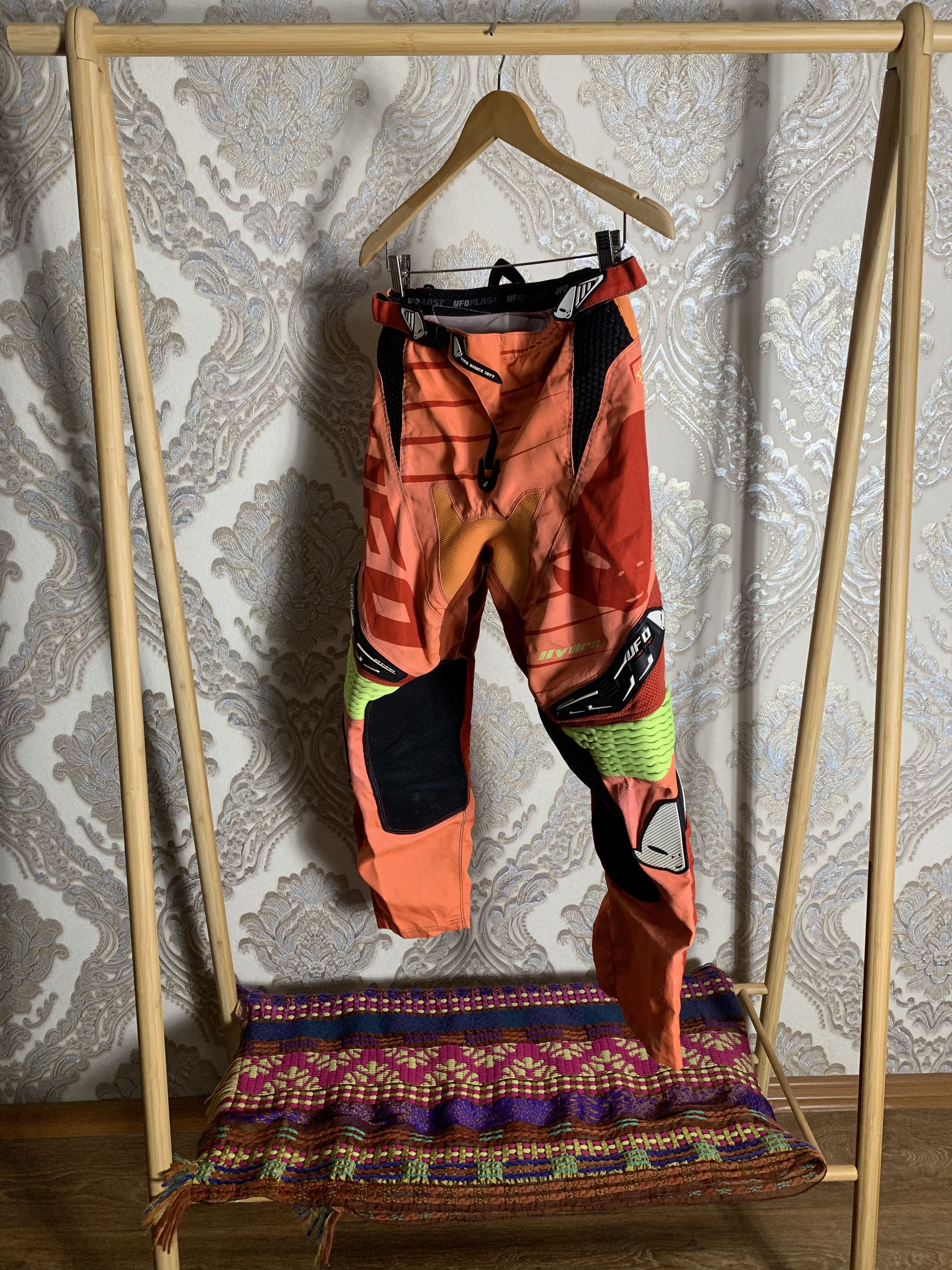 NASCAR VINTAGE UFO PLAST RACING BIKE MOTORCYCLE PANTS DESIGNER Y2K Size US 28 / EU 44 - 2 Thumbnail