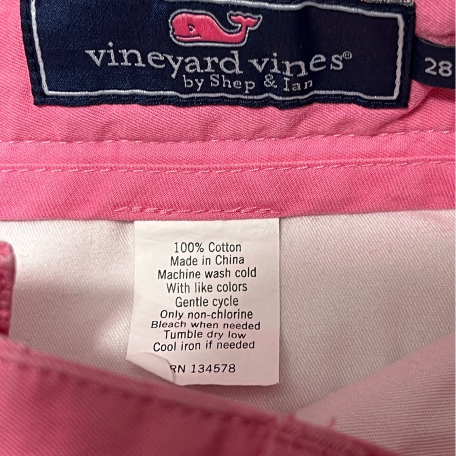 Vineyard Vines Vineyard Vines Shep & Ian Club Shorts Chino Fish Sharks 28 Size US 28 / EU 44 - 6 Thumbnail