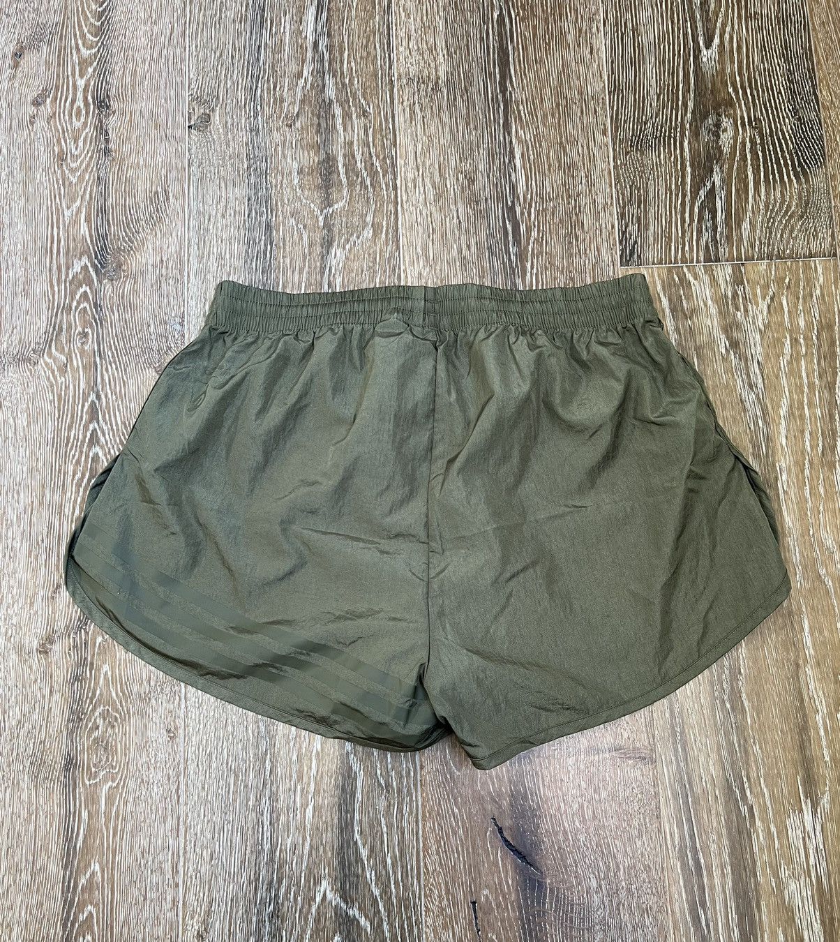 Adidas × Ivy Park Adidas ivy park wind shorts Size 29" - 2 Thumbnail