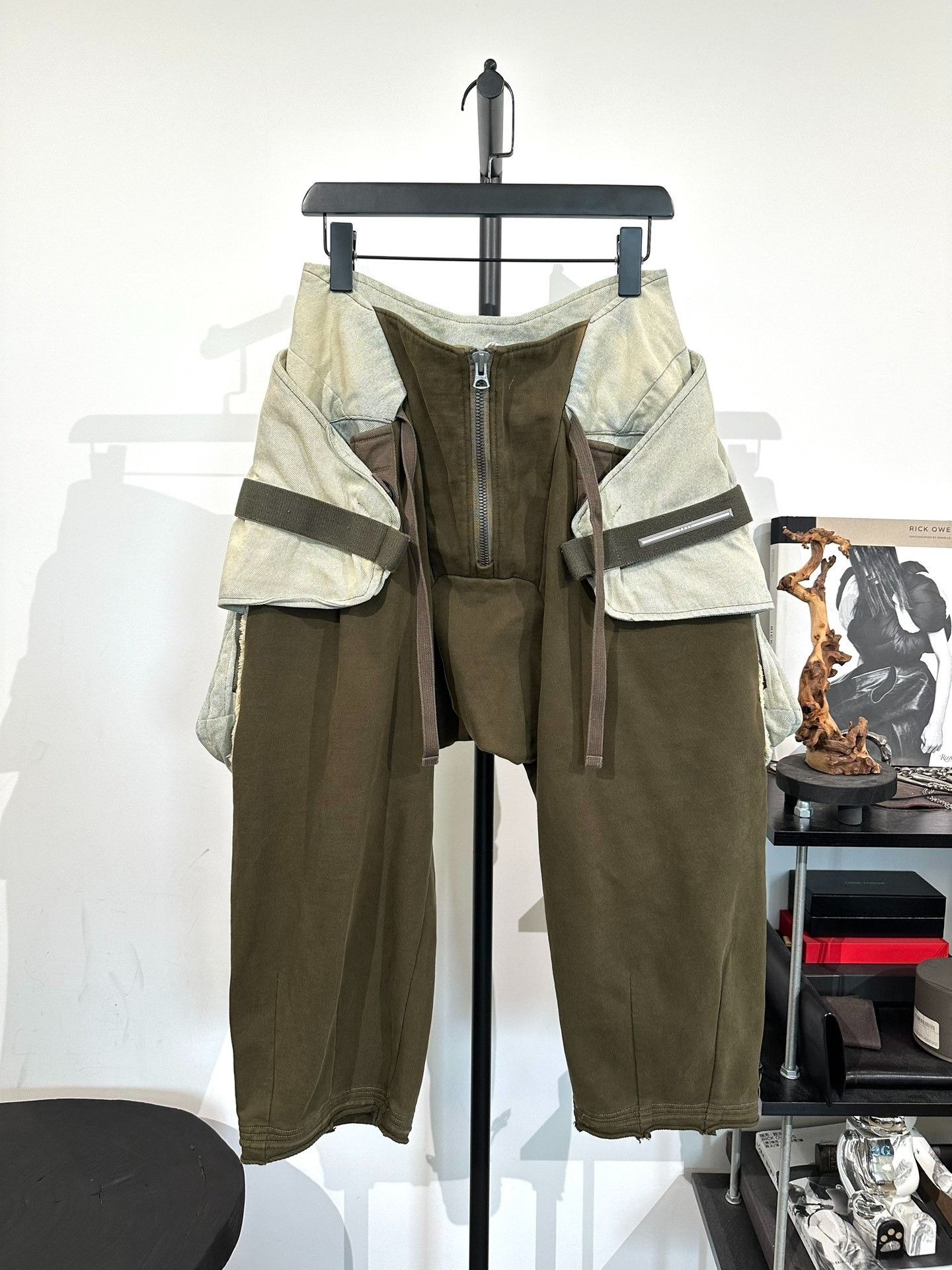 Hamcus Hamcus Wasteland Paratrooper Cargo Capri Size US 28 / EU 44 - 1 Thumbnail