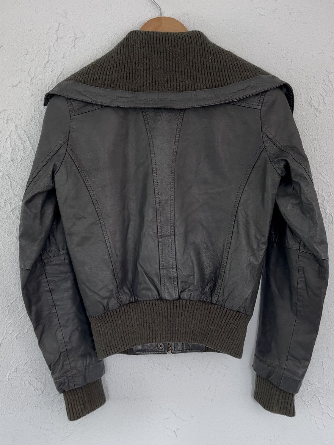 Hedi Slimane Vintage 00S Big Neck Hard Leather Bomber Jacket Size US S / EU 44-46 / 1 - 6 Thumbnail