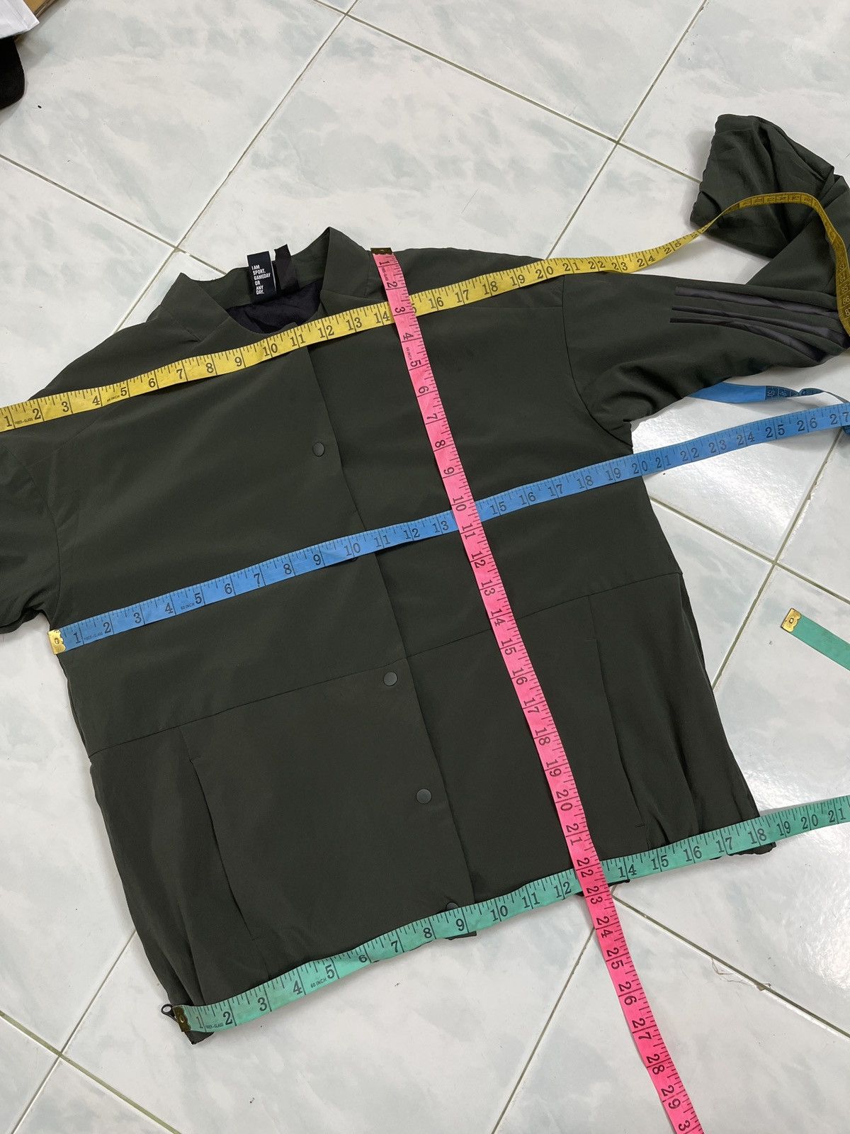 Adidas 🔥🔥🔥STEALS ADIDAS 3 STRIPE JACKET Size S / US 4 / IT 40 - 20 Thumbnail