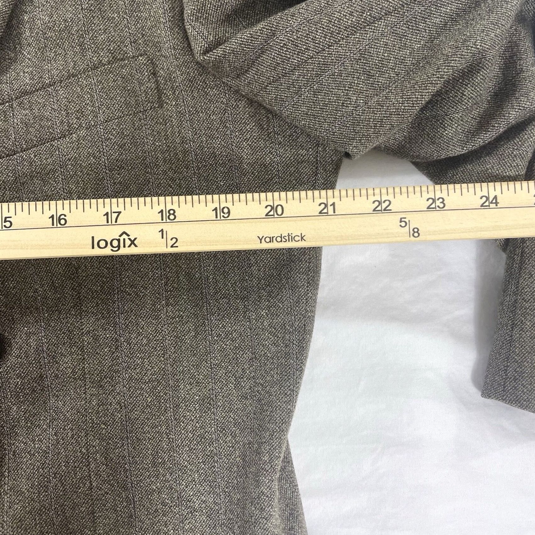 Neiman Marcus VINTAGE Neiman Marcus Blazer Jacket Men 40R Double-Breasted Pinstripe Gray 3-Button Sports Style 1990s Mens Size 40R - 5 Thumbnail