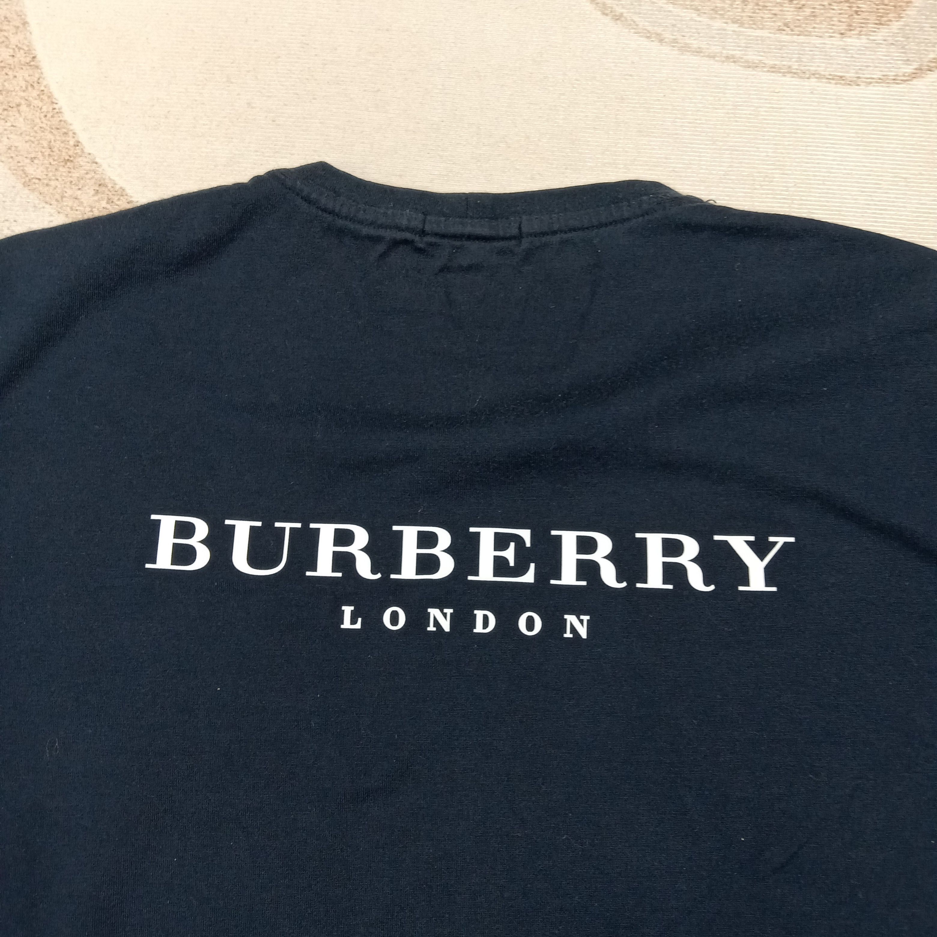 Burberry Burberry London Designer Brand Logo Tshirt C285N54 Size US M / EU 48-50 / 2 - 2 Thumbnail