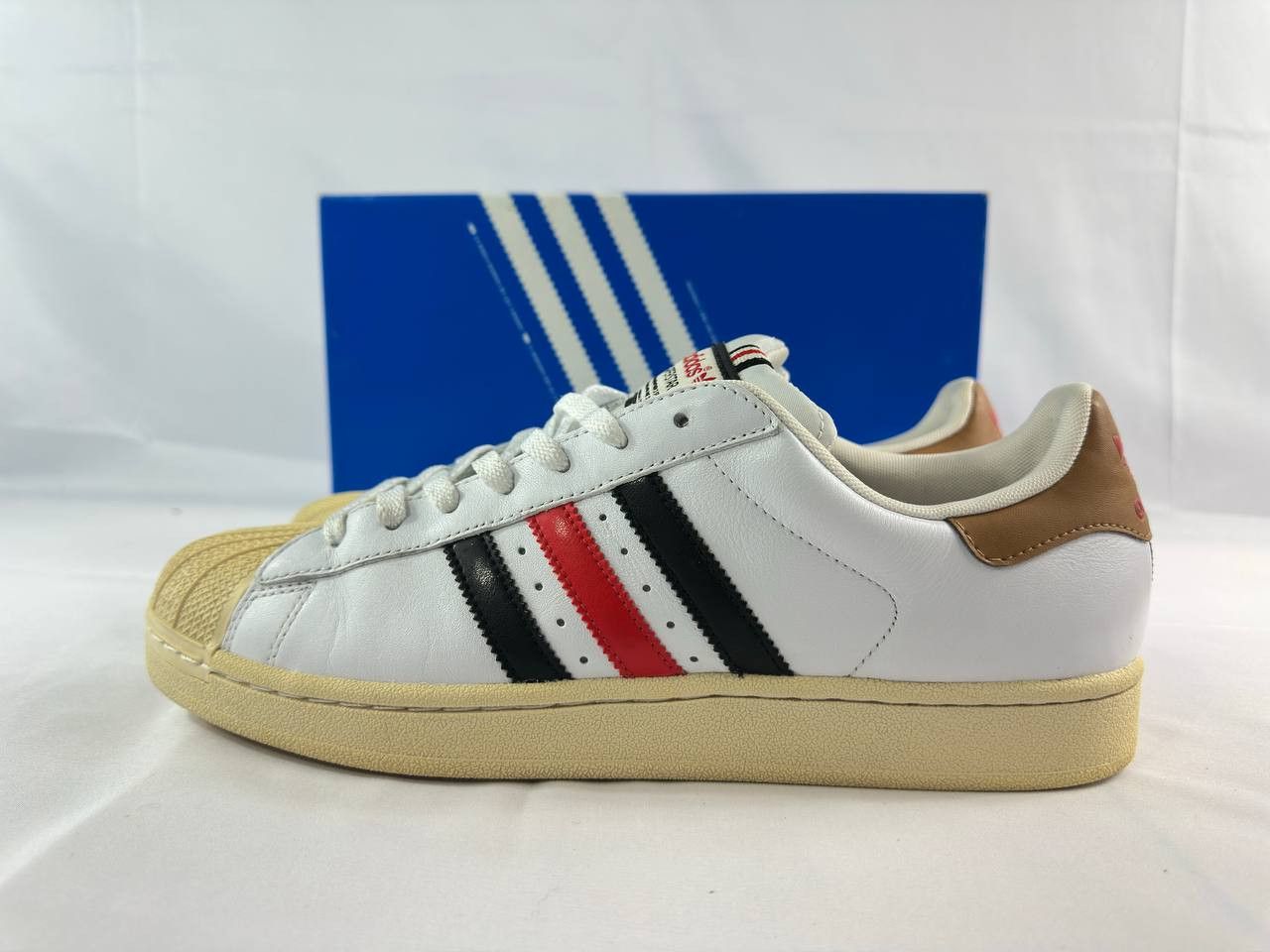 Adidas adidas Superstar 2 NBA 2010 Sneakers Size US 11 / EU 44 - 6 Thumbnail
