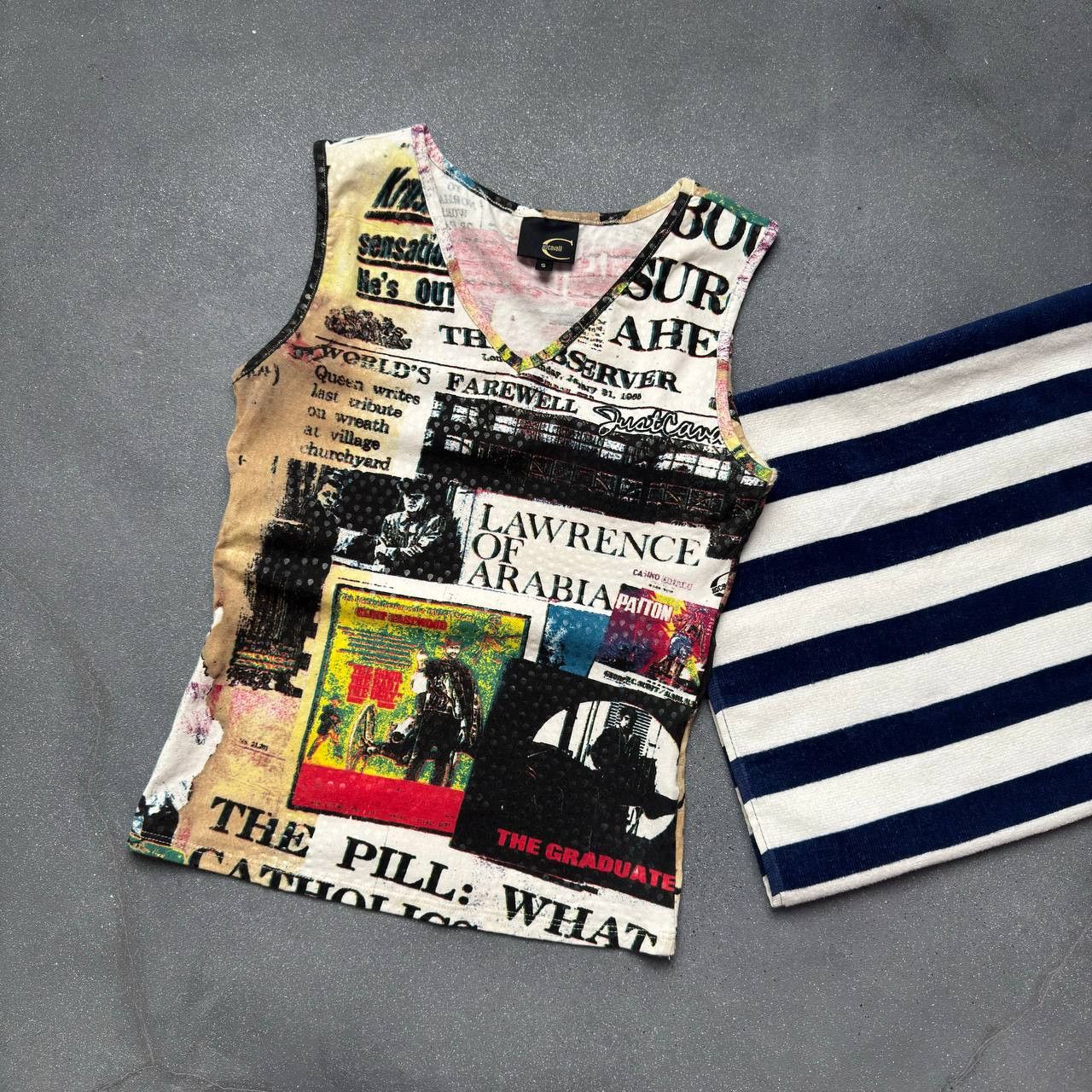 Just Cavalli × Vintage Just Cavalli Vintage Gazette Printed Tank Top Size S / US 4 / IT 40 - 1 Thumbnail
