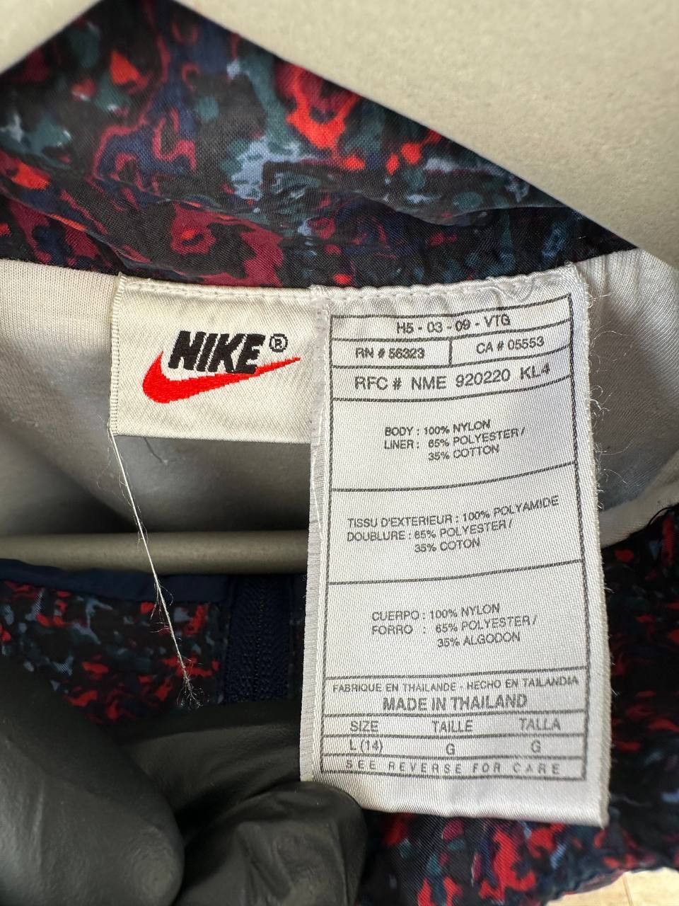 Nike × Vintage Nike Vintage 90s Light Nylon Jacket Windbreaker Retro Size US L / EU 52-54 / 3 - 14 Thumbnail