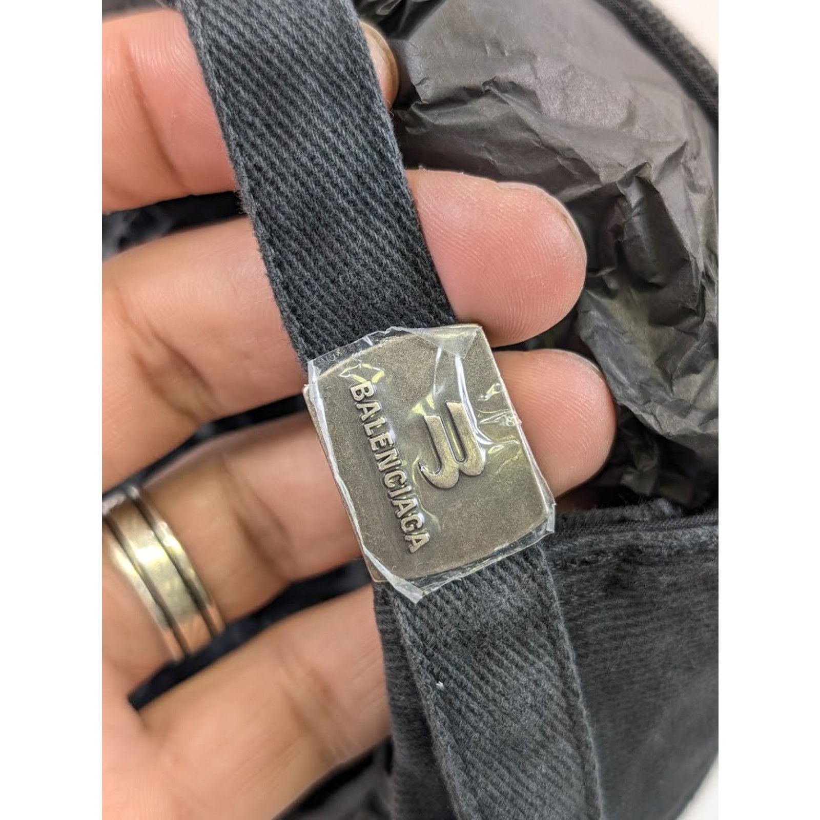 Balenciaga o1rshd1 Size:S/ Property of Balenciaga Design Team Cap / Hat Size ONE SIZE - 10 Thumbnail