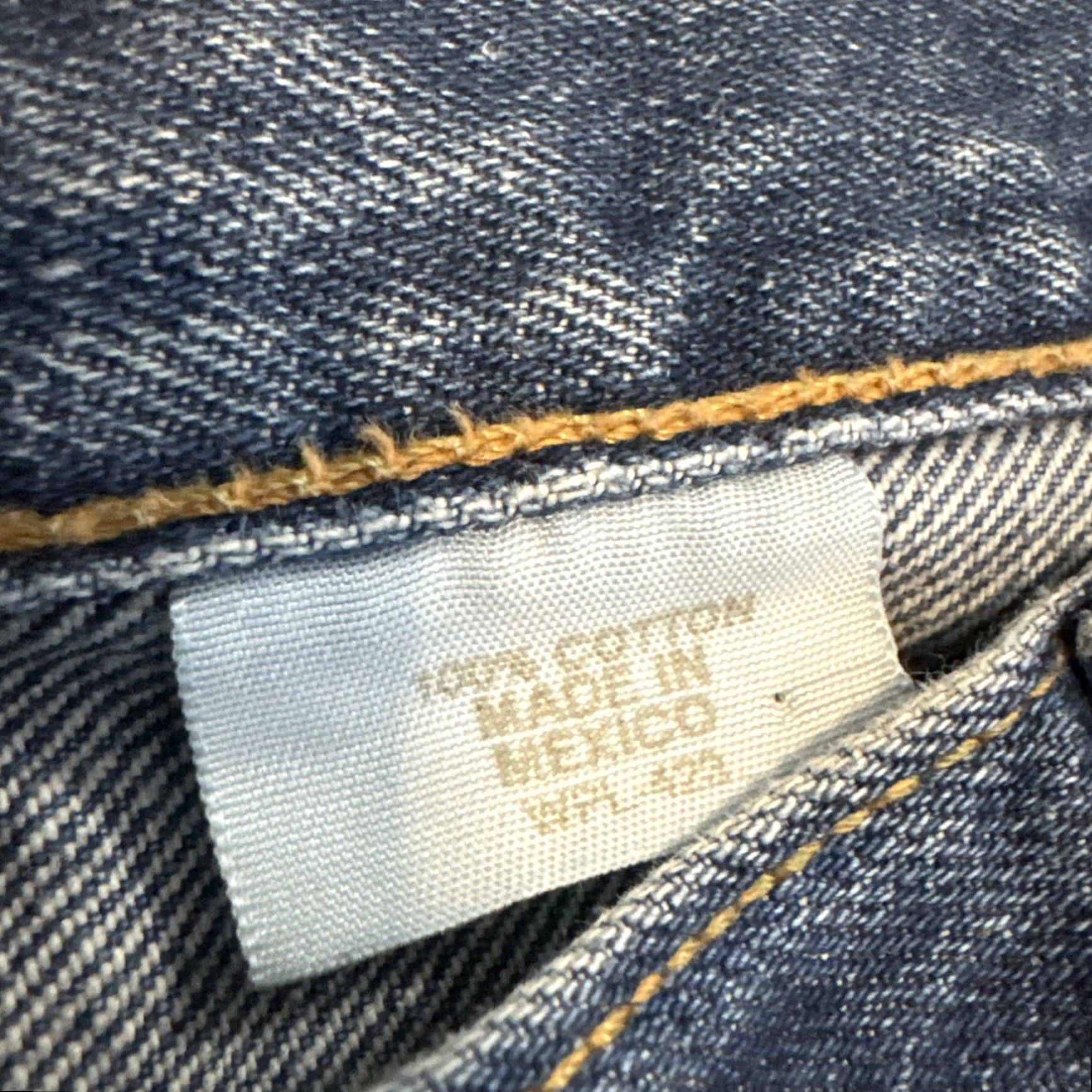 Levi's VINTAGE Levi's 501 XX Jeans Men 33x32 Denim Blue 90s Button Fly Straight Size US 33 - 7 Thumbnail