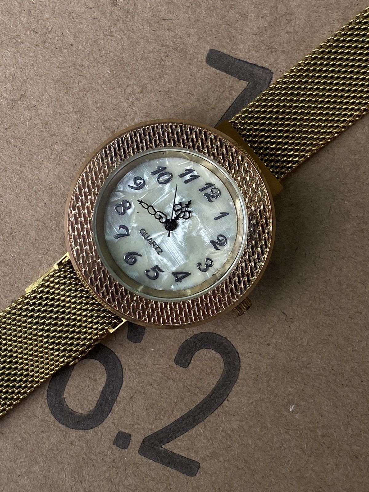 Vintage Elegant Gold Mesh Watch with Pearl Dial Size ONE SIZE - 2 Thumbnail