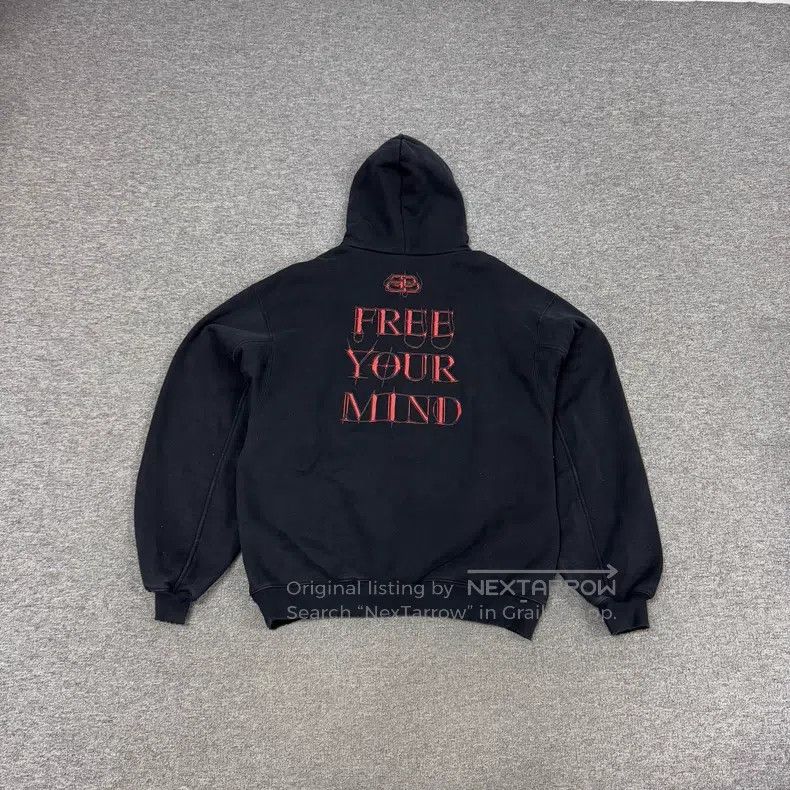 Balenciaga Balenciaga Evil Eye Hoodie Size US XS / EU 42 / 0 - 2 Thumbnail