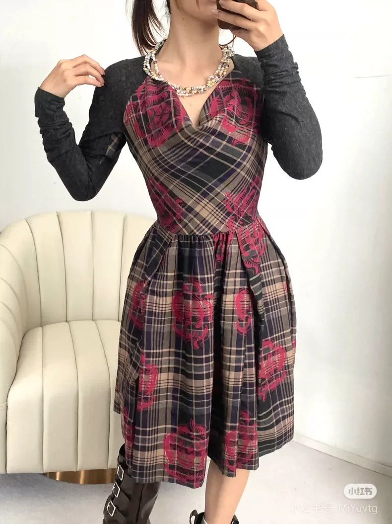 Vivienne Westwood Vivienne Westwood size1 Rave roses fake two spicy dresses Size S / US 4 / IT 40 - 6 Thumbnail