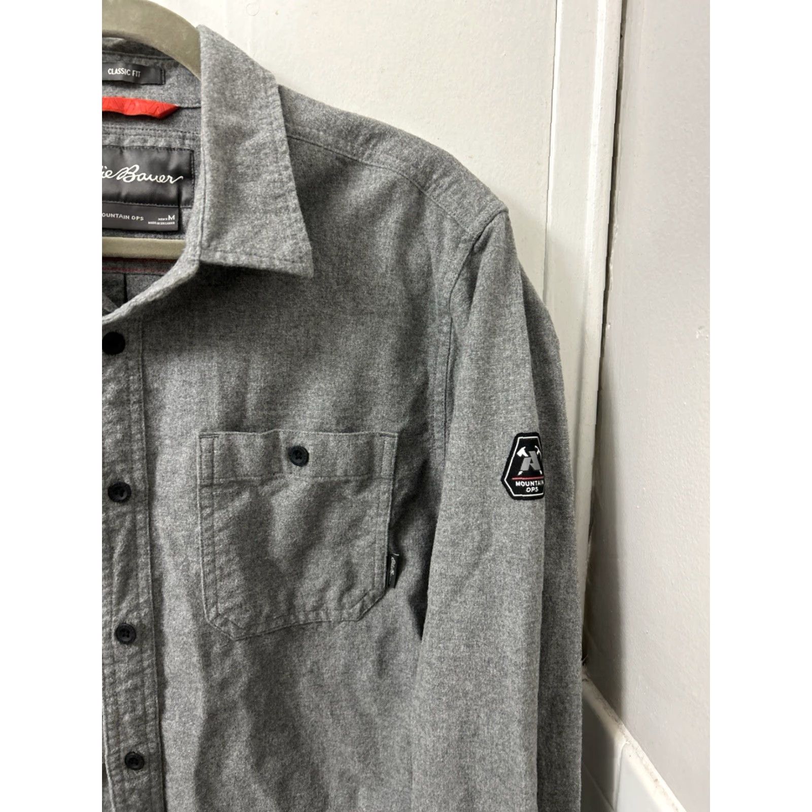 Eddie Bauer VINTAGE? Eddie Bauer Mountain Ops Flannel Shirt Mens M Gray Classic Fit Button Down Size US M / EU 48-50 / 2 - 4 Thumbnail