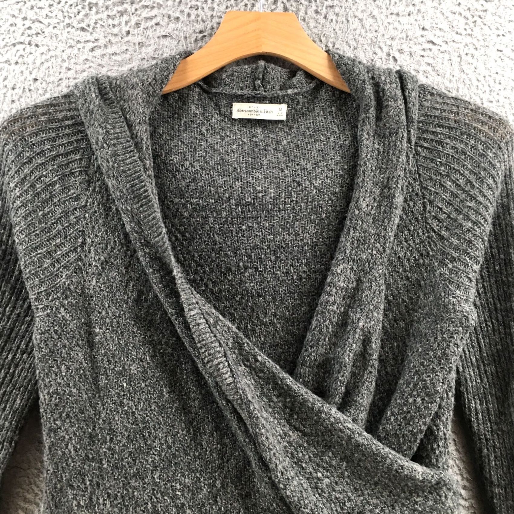 Abercrombie & Fitch Abercrombie & Fitch Sweater Womens M Gray Knitted Long Sleeve Hooded Pullover Size M / US 6-8 / IT 42-44 - 2 Thumbnail