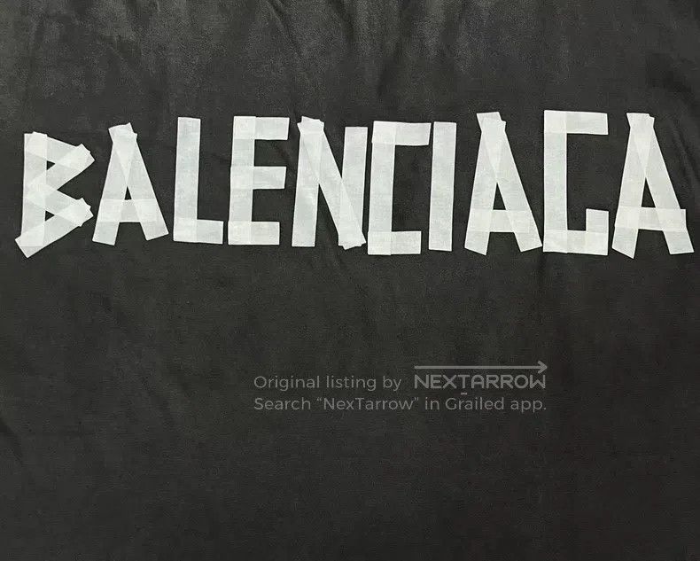 Balenciaga Balenciaga Logo T-shirt with round neck and off-shoulder s Size US M / EU 48-50 / 2 - 3 Thumbnail
