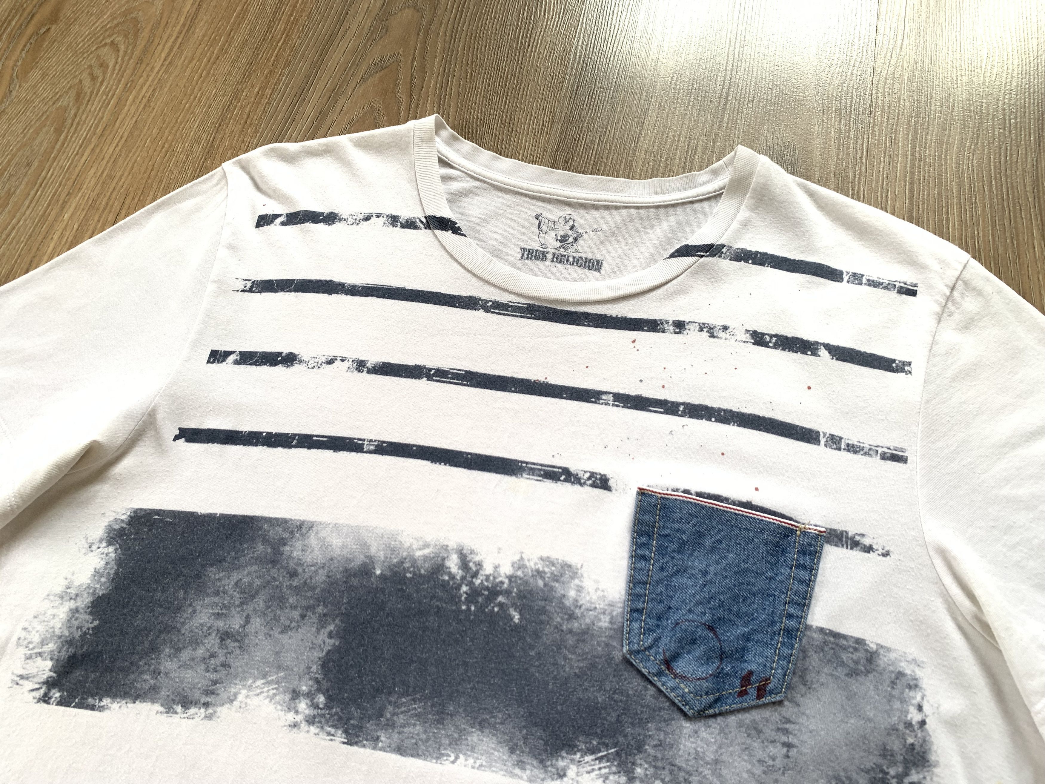Japanese Brand True Religion White Strie Pocket Printed T Shirt Size US S / EU 44-46 / 1 - 4 Thumbnail