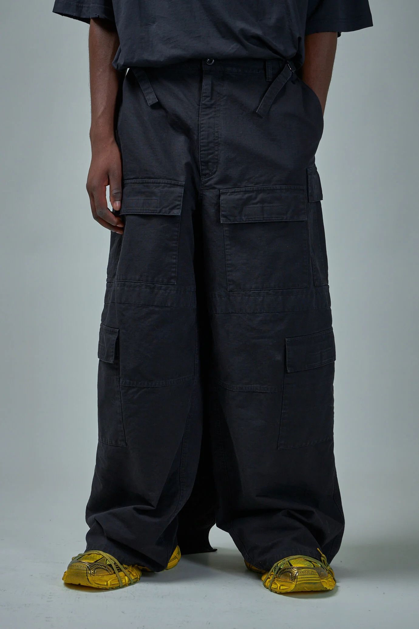 Balenciaga Balenciaga Mudshow SS23 Double Waist Apron Cargo Pants Size US 32 / EU 48 - 14 Thumbnail