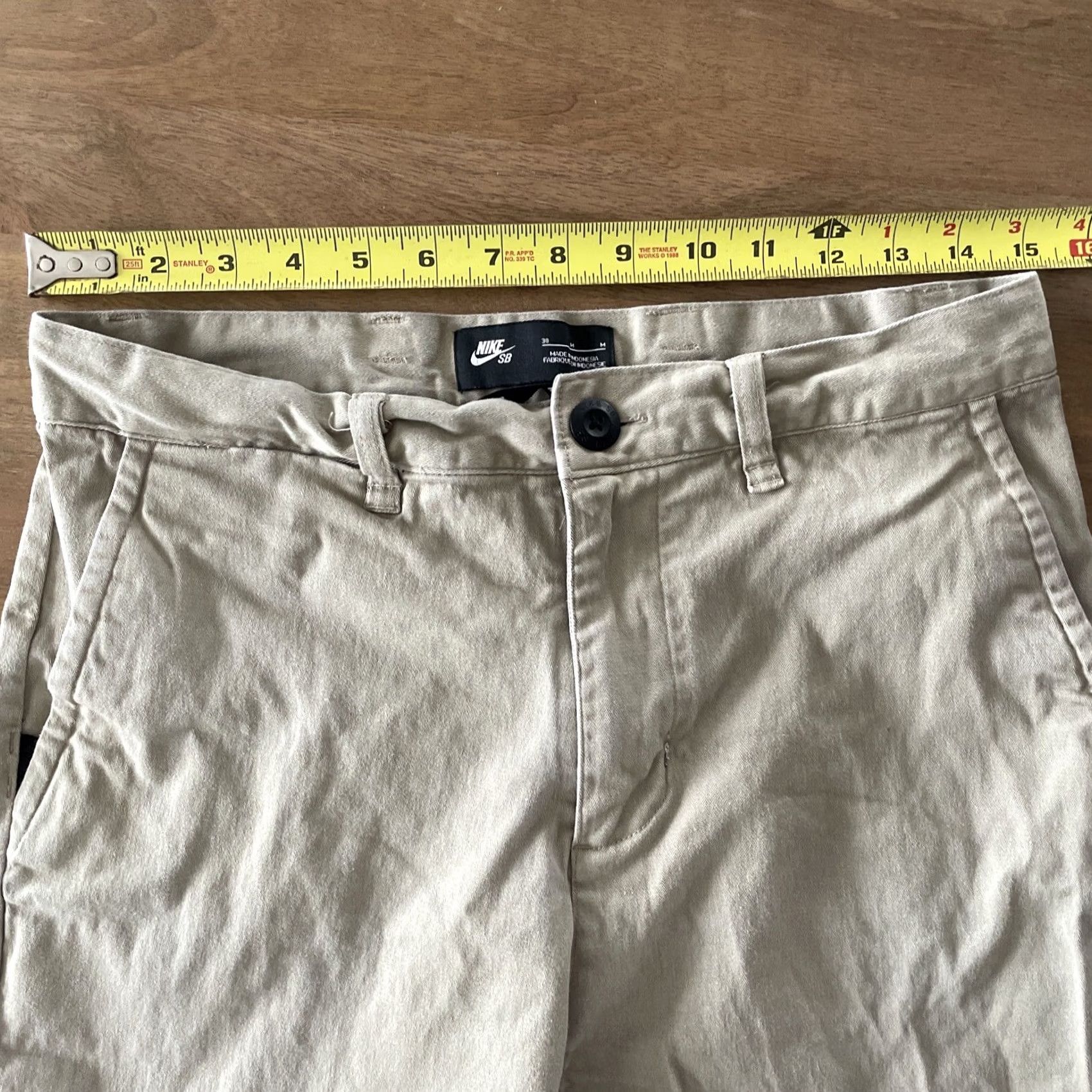Nike Nike SB Shorts Men 30 M Tan Flat Front Canvas Khaki Bermuda Outdoor Chino Bermuda Outdoor Sports Retro 90s Logo Mens Size US 30 / EU 46 - 7 Thumbnail