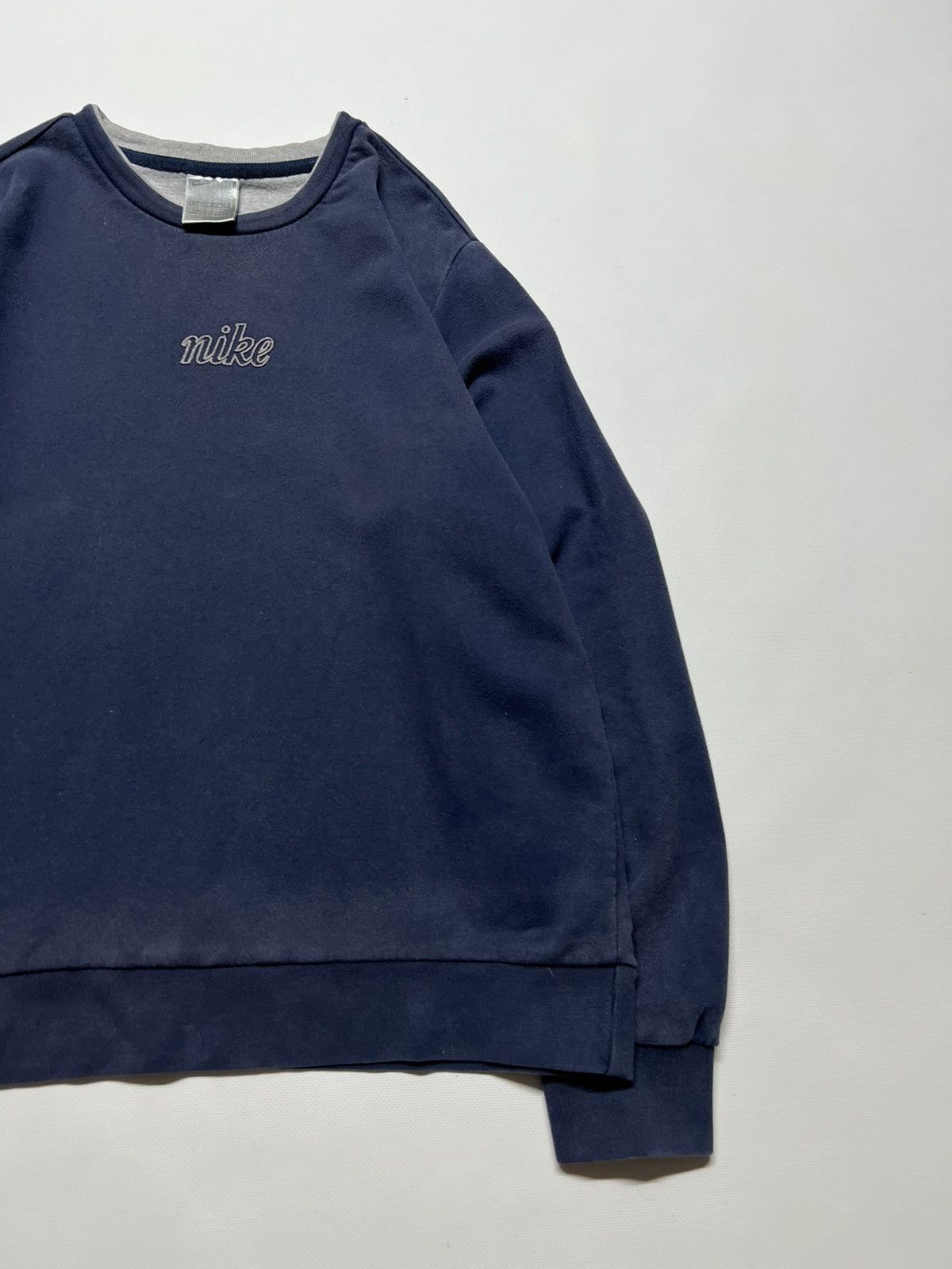 Nike × Vintage Vintage Y2k Nike Thrashed Faded Center Logo Sweatshirt 90’s Size M / US 6-8 / IT 42-44 - 7 Thumbnail
