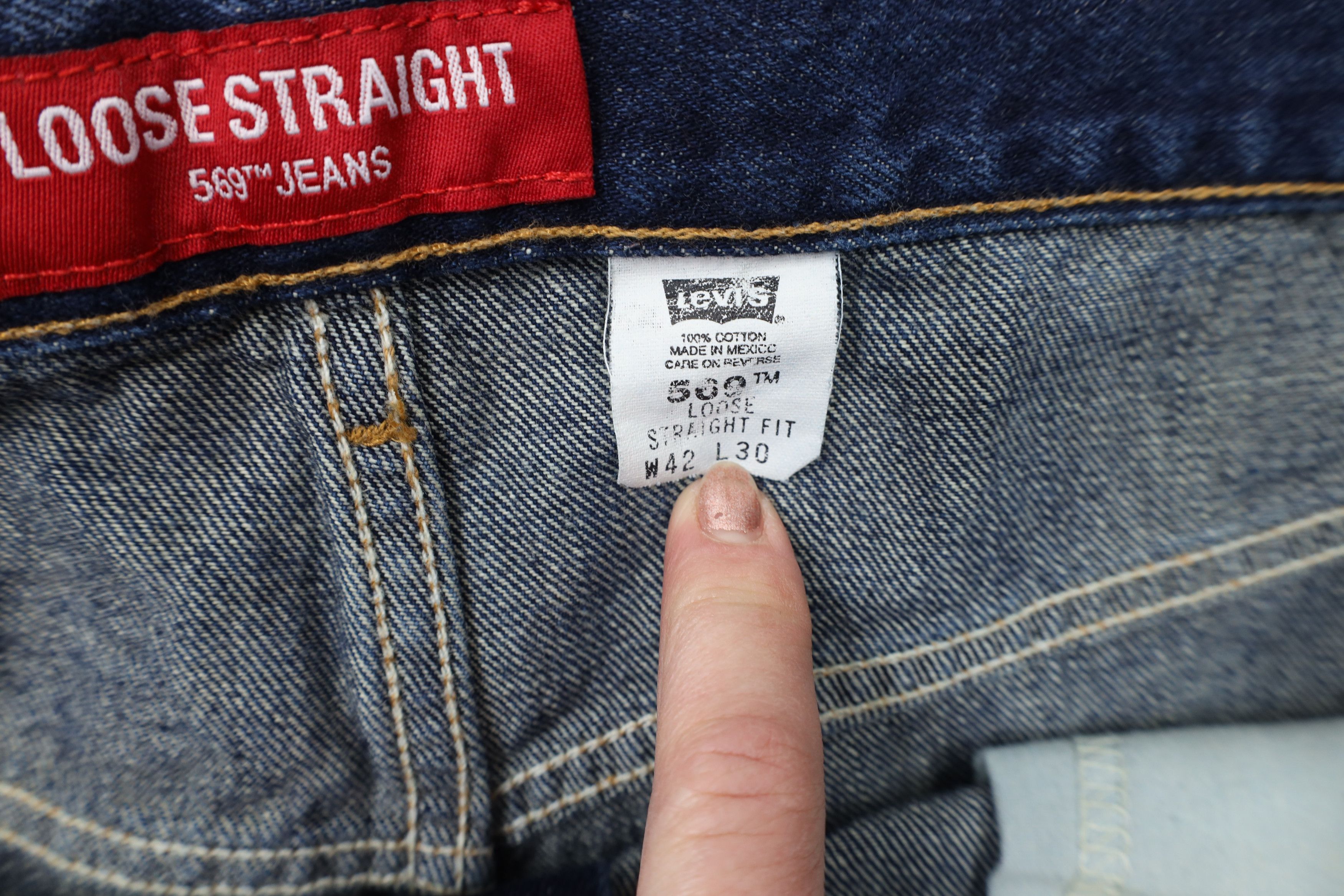 Levi's × Vintage Vintage Y2K 2002 Levis 569 Straight Wide Leg Denim Jeans Size US 41 - 8 Thumbnail