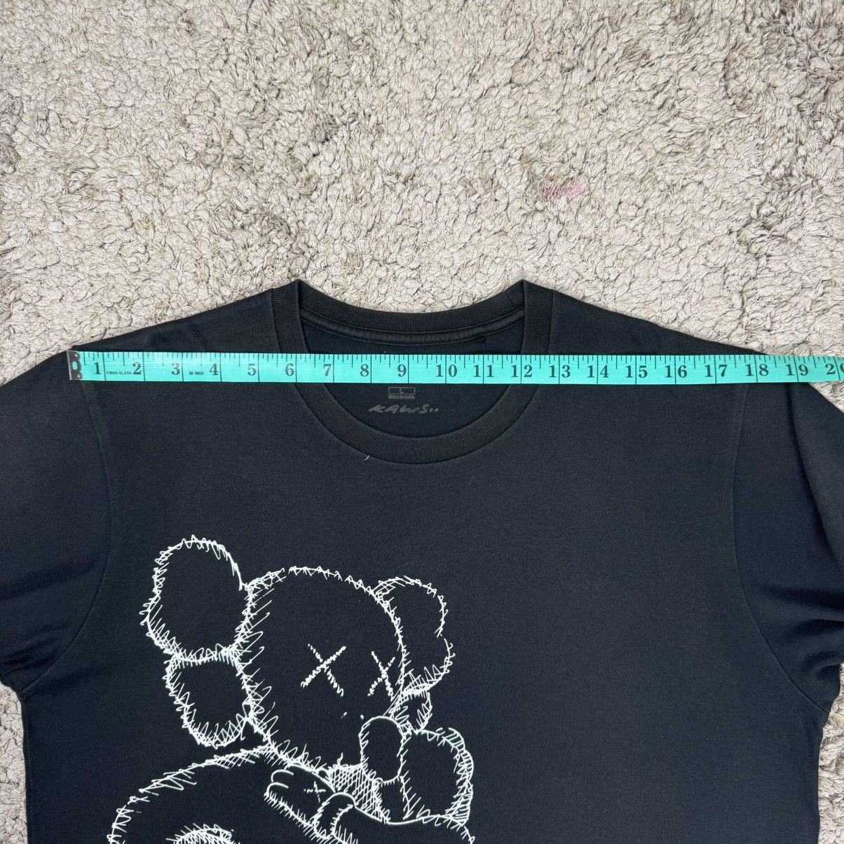 Japanese Brand UT x Kaws T-shirt Size US L / EU 52-54 / 3 - 12 Thumbnail