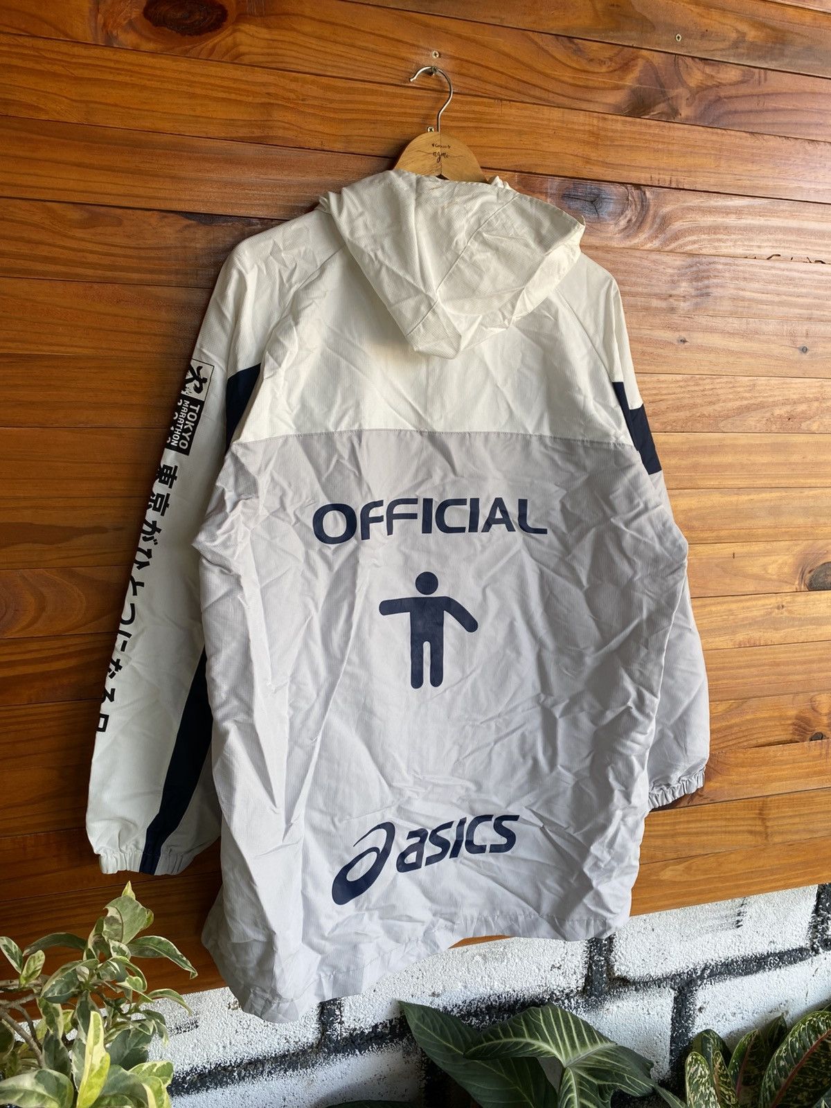 Asics Vintage ASICS Official Hooded Windbreaker Jacket White Navy Size US L / EU 52-54 / 3 - 5 Thumbnail