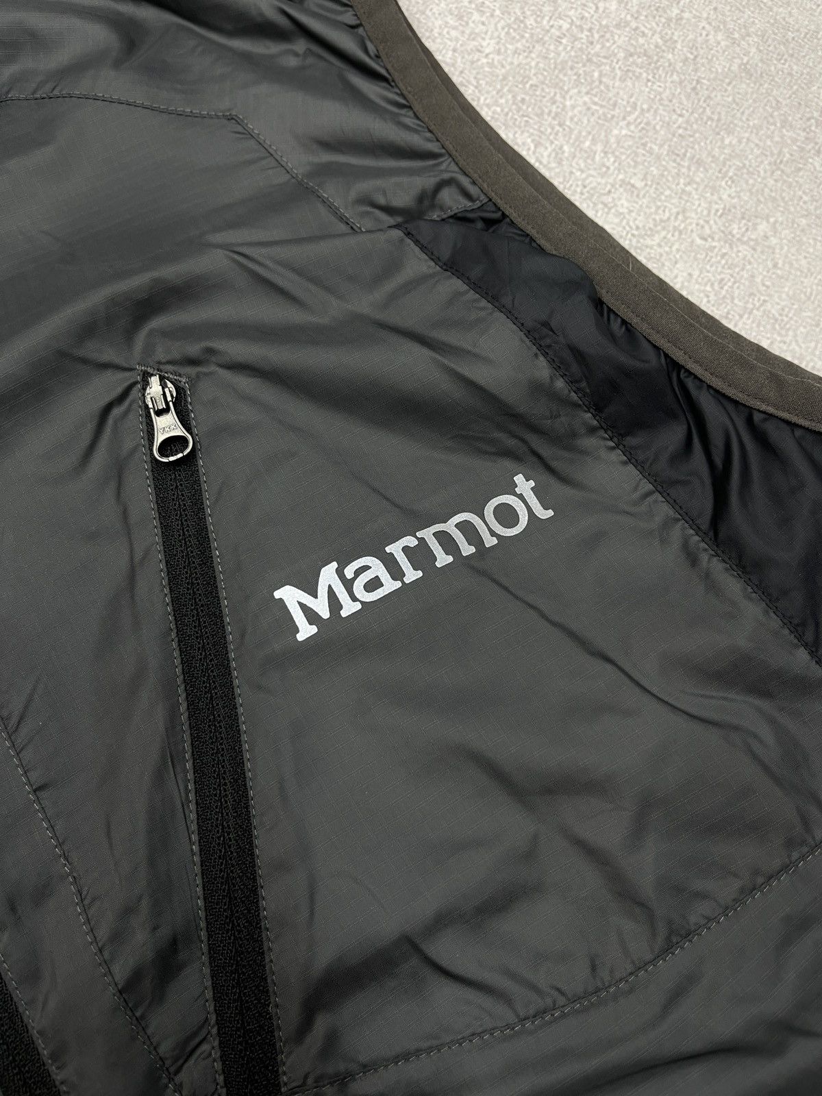 Marmot Mens Marmot Nylon Vest Grey Outdoor Gorpcore Size S Size US S / EU 44-46 / 1 - 5 Thumbnail